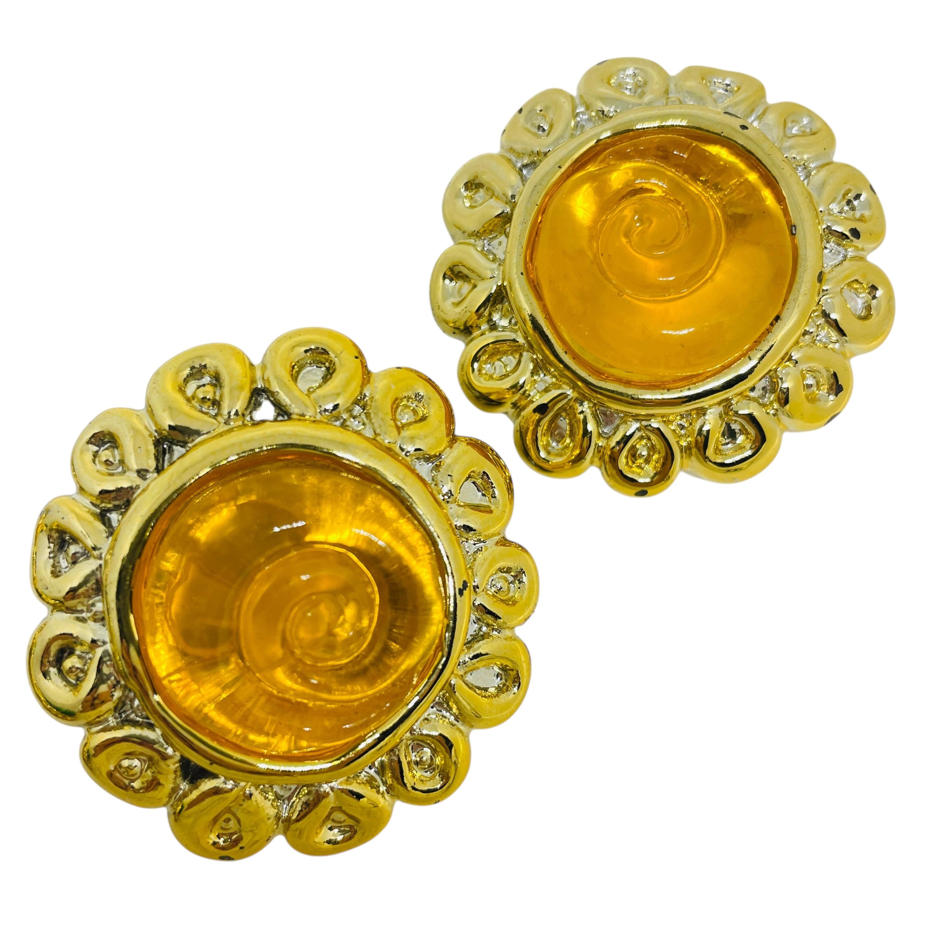 Vintage gold tone yellow resin designer 80's clip on earrings For Sale 1