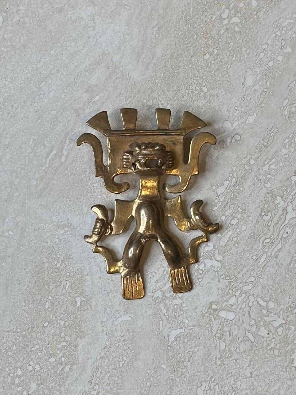 A Vintage Gold Tribal Pendant is a captivating piece of jewelry that combines rich history, cultural symbolism, and timeless craftsmanship. Tribal-inspired jewelry has always been associated with bold designs, natural materials, and unique artistry,