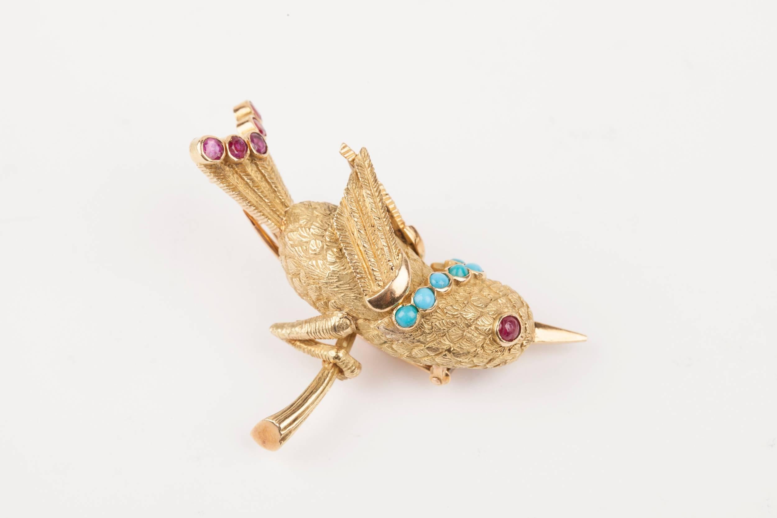 Beautiful bird brooch in gold 18k, set with turquoises and rubies. French made circa 1960.
Weights: 12.80 grams
