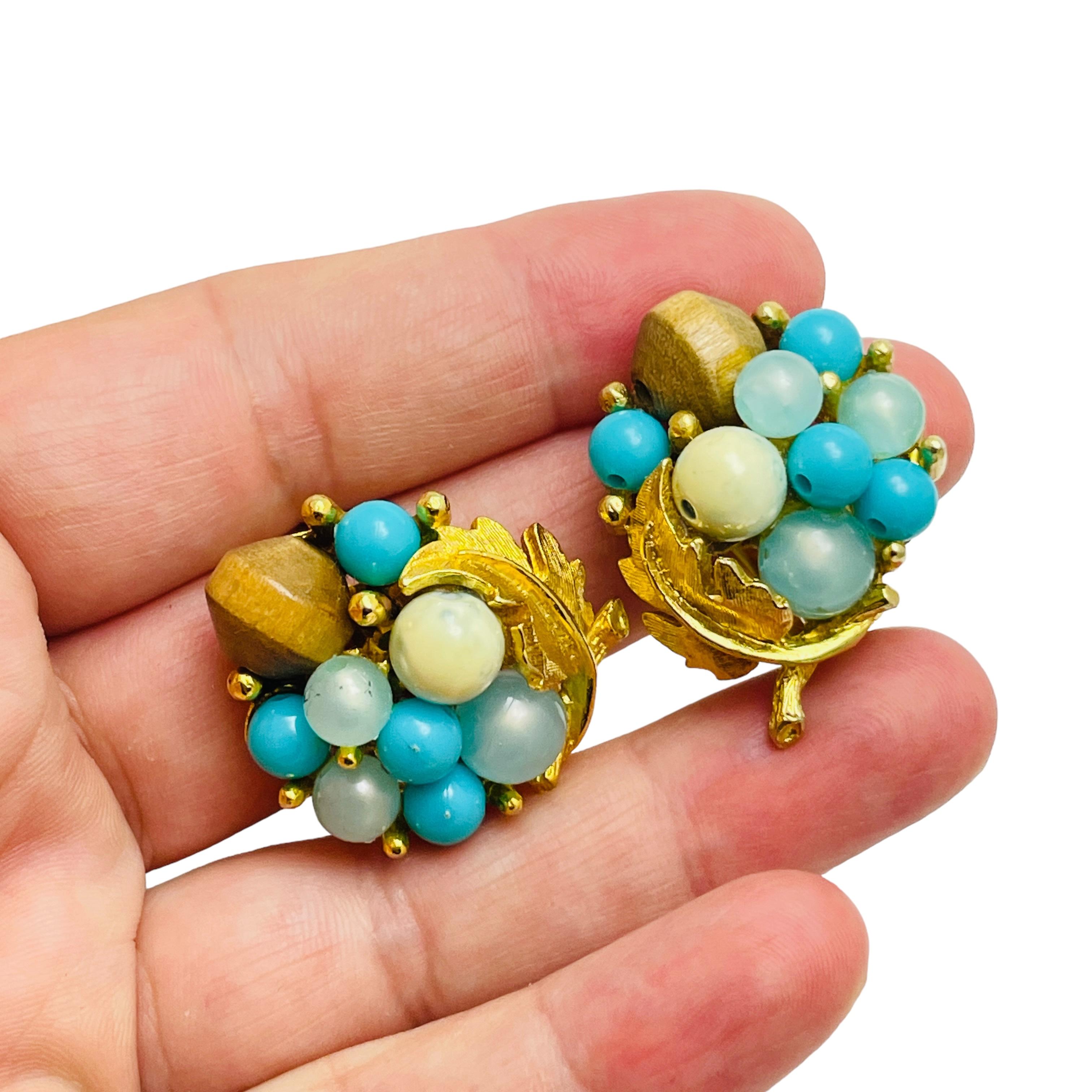 Women's Vintage gold turquoise tiger eye beaded cluster designer clip on earrings For Sale