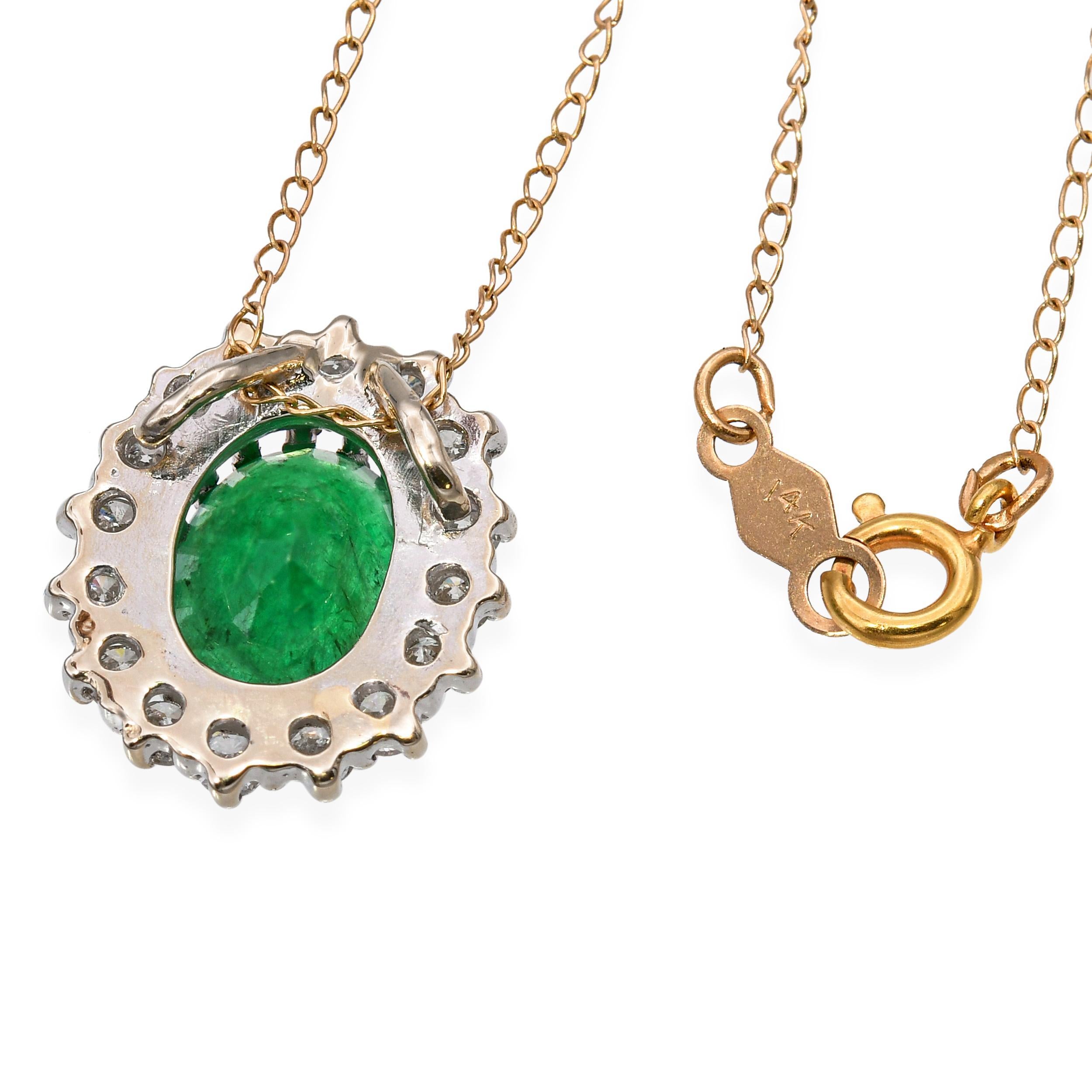 Donna Collana con ciondolo a raggiera in oro vintage a due toni con smeraldo e diamante da 1,5 carati in vendita