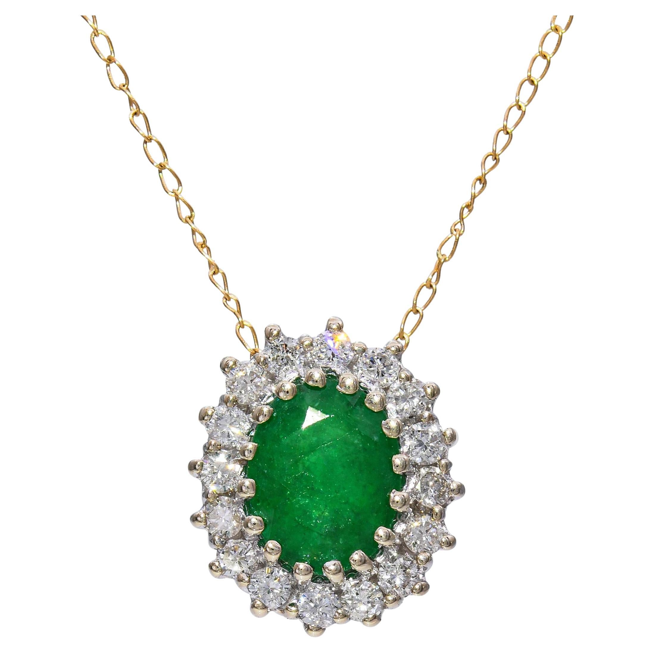 Collana con ciondolo a raggiera in oro vintage a due toni con smeraldo e diamante da 1,5 carati
