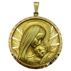 Ciondolo a forma di medaglia d'oro della Vergine Maria e del Bambino - finemente inciso - religioso