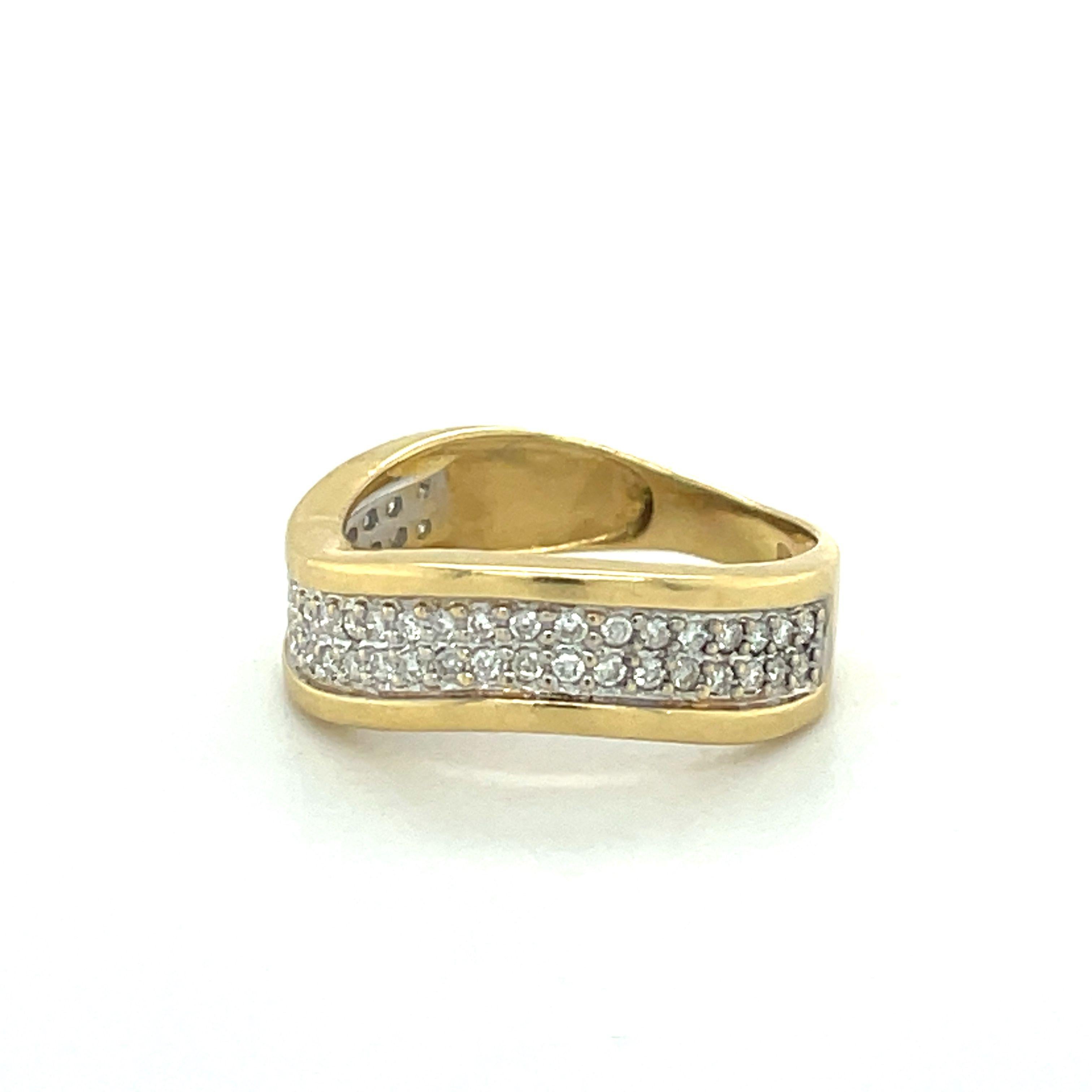 Vintage Gold Wave Band, 0.25CT Diamond, 18k Yellow Gold ring, weddding band ring For Sale 3