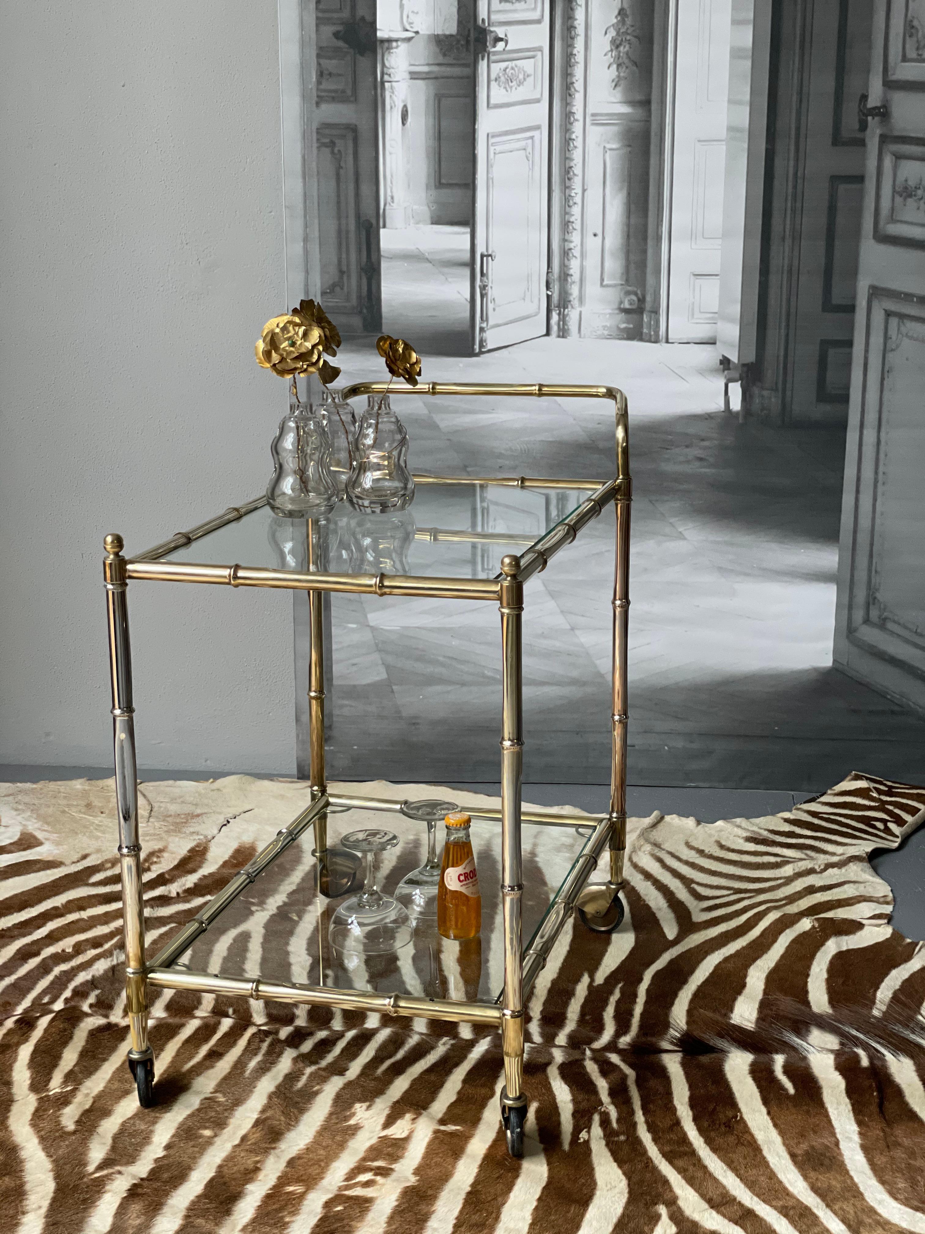 Carrito de bar dorado vintage en venta 11