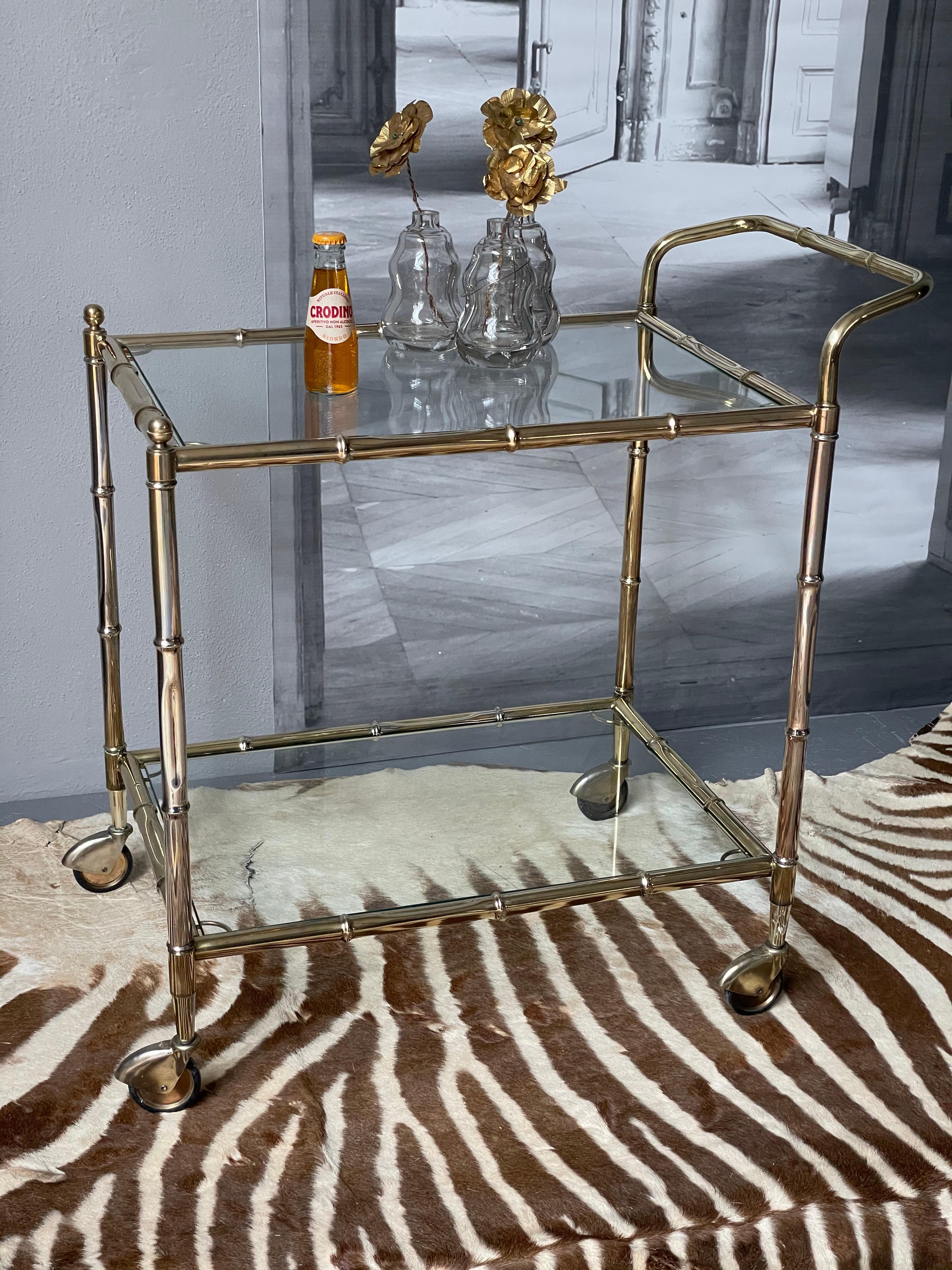 Carrito de bar dorado vintage siglo XX en venta