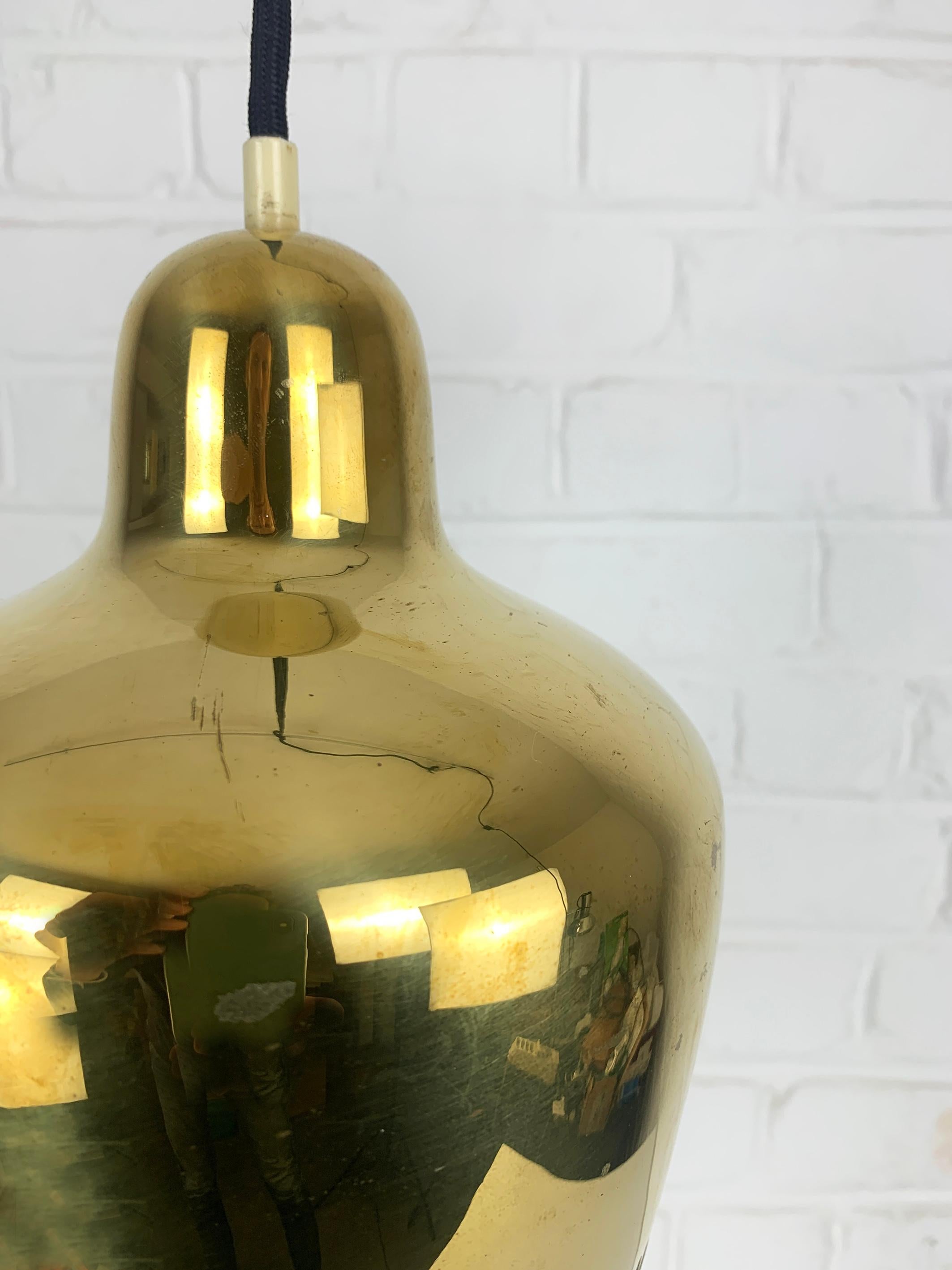 Lámpara colgante vintage Golden Bell de Alvar Aalto para Louis Poulsen, Dinamarca, 1960 en venta 3
