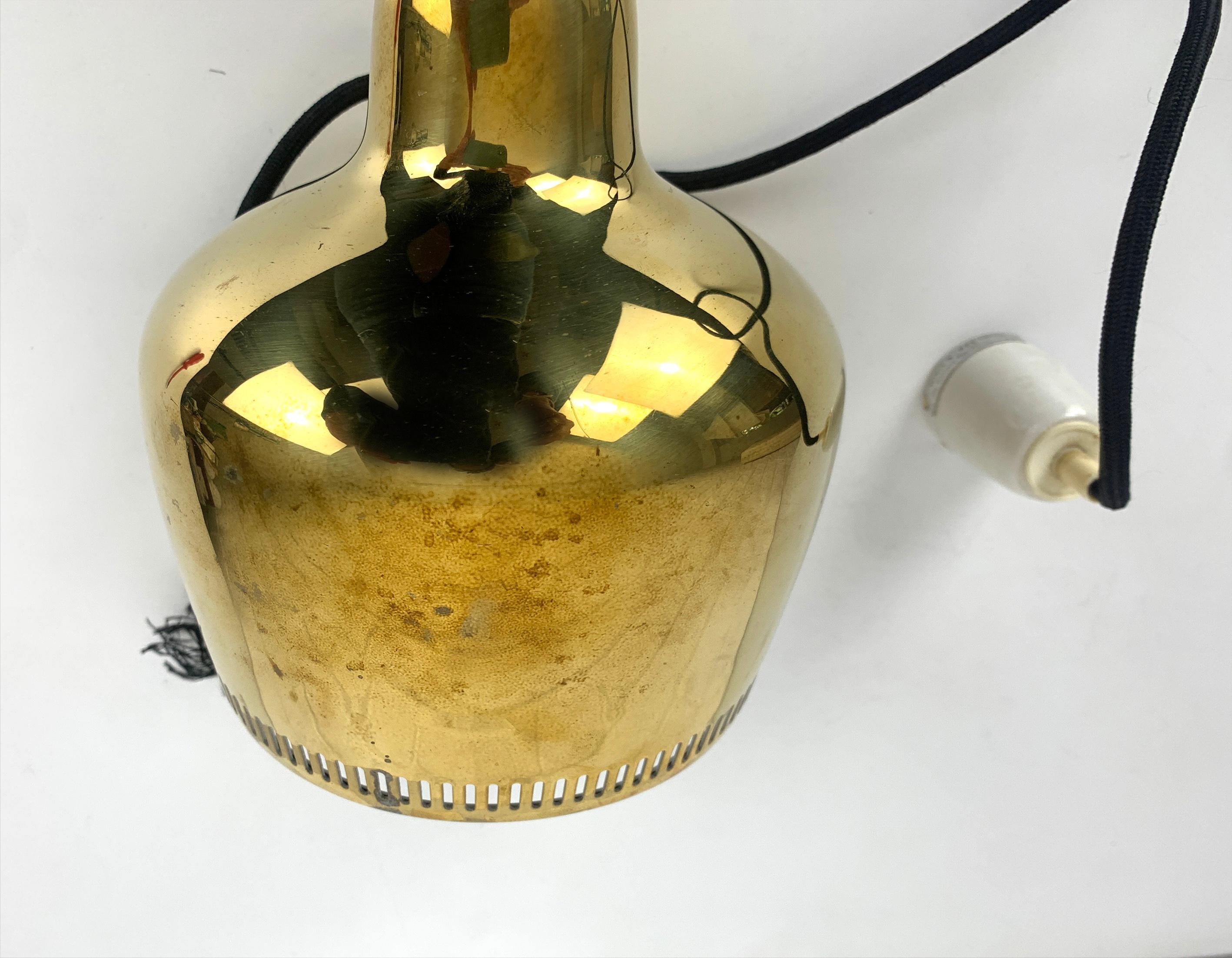 Lámpara colgante vintage Golden Bell de Alvar Aalto para Louis Poulsen, Dinamarca, 1960 en venta 7