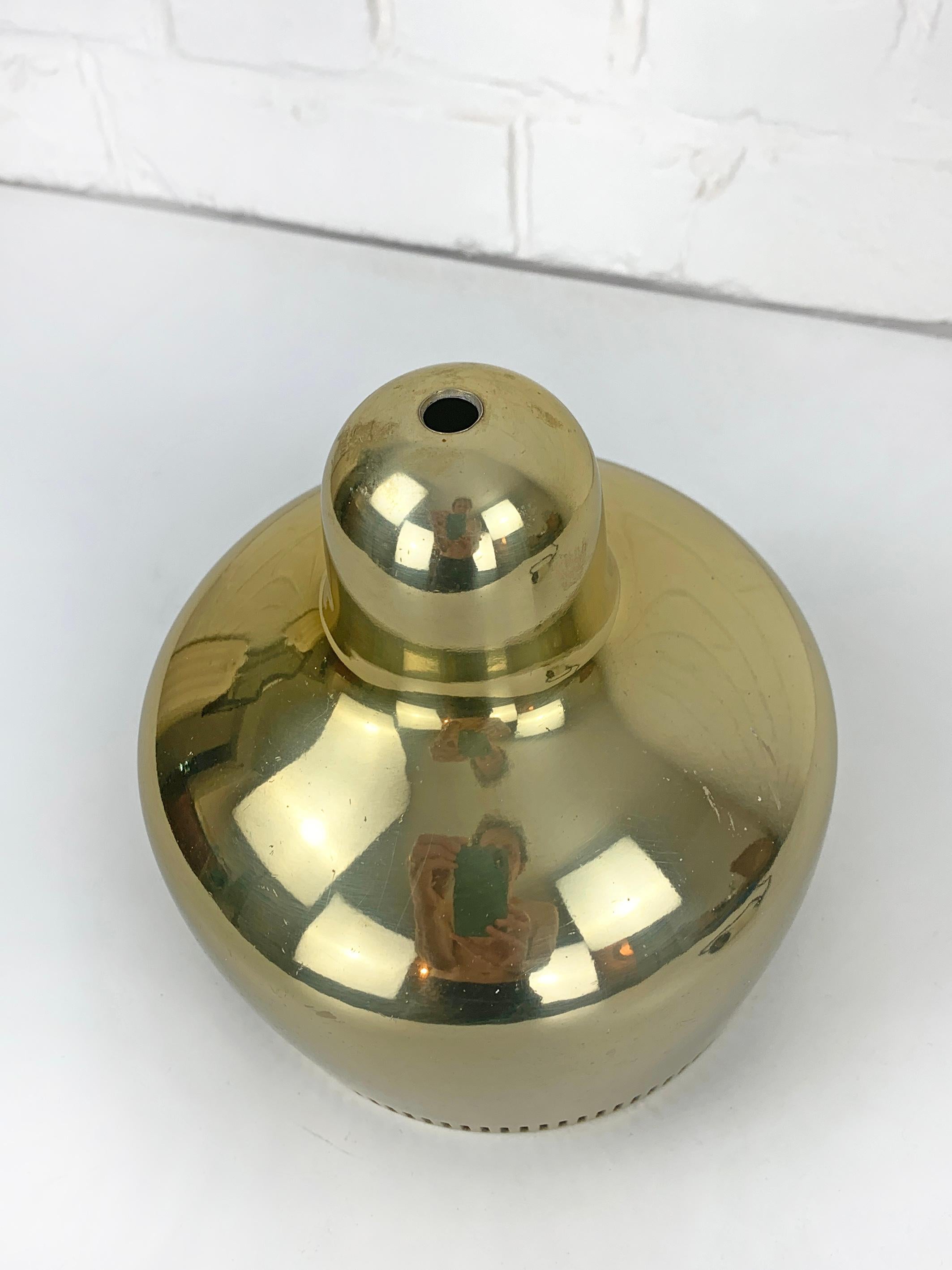 Lampada a sospensione vintage Golden Bell di Alvar Aalto per Louis Poulsen in vendita 5