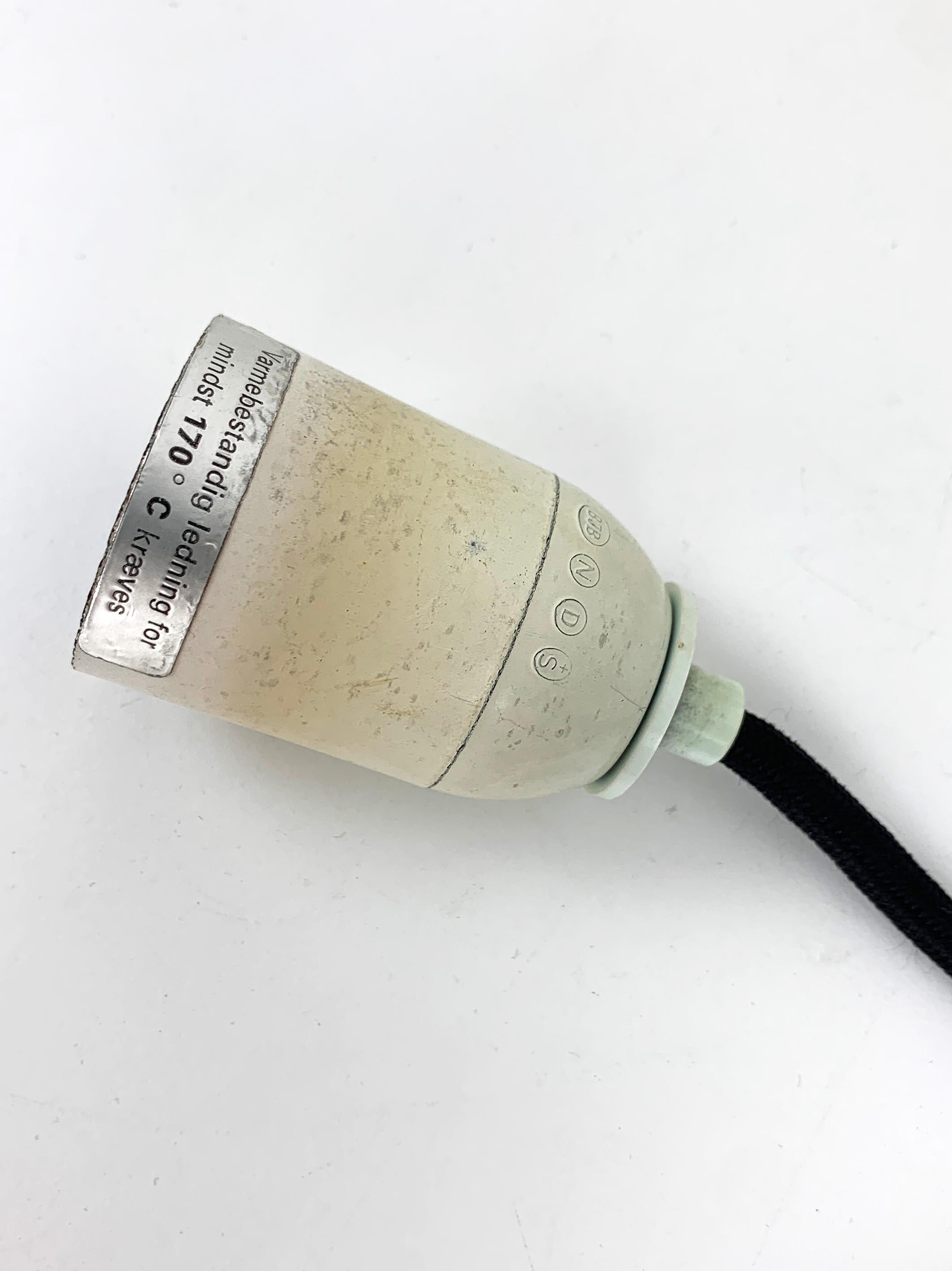 Lampada a sospensione vintage Golden Bell di Alvar Aalto per Louis Poulsen in vendita 7