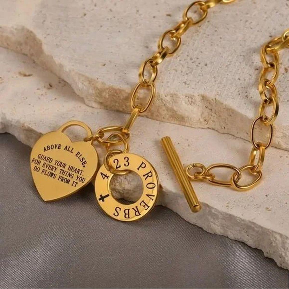 Women's Vintage Golden Heart Lock Pendant Toggle Link Necklace For Sale