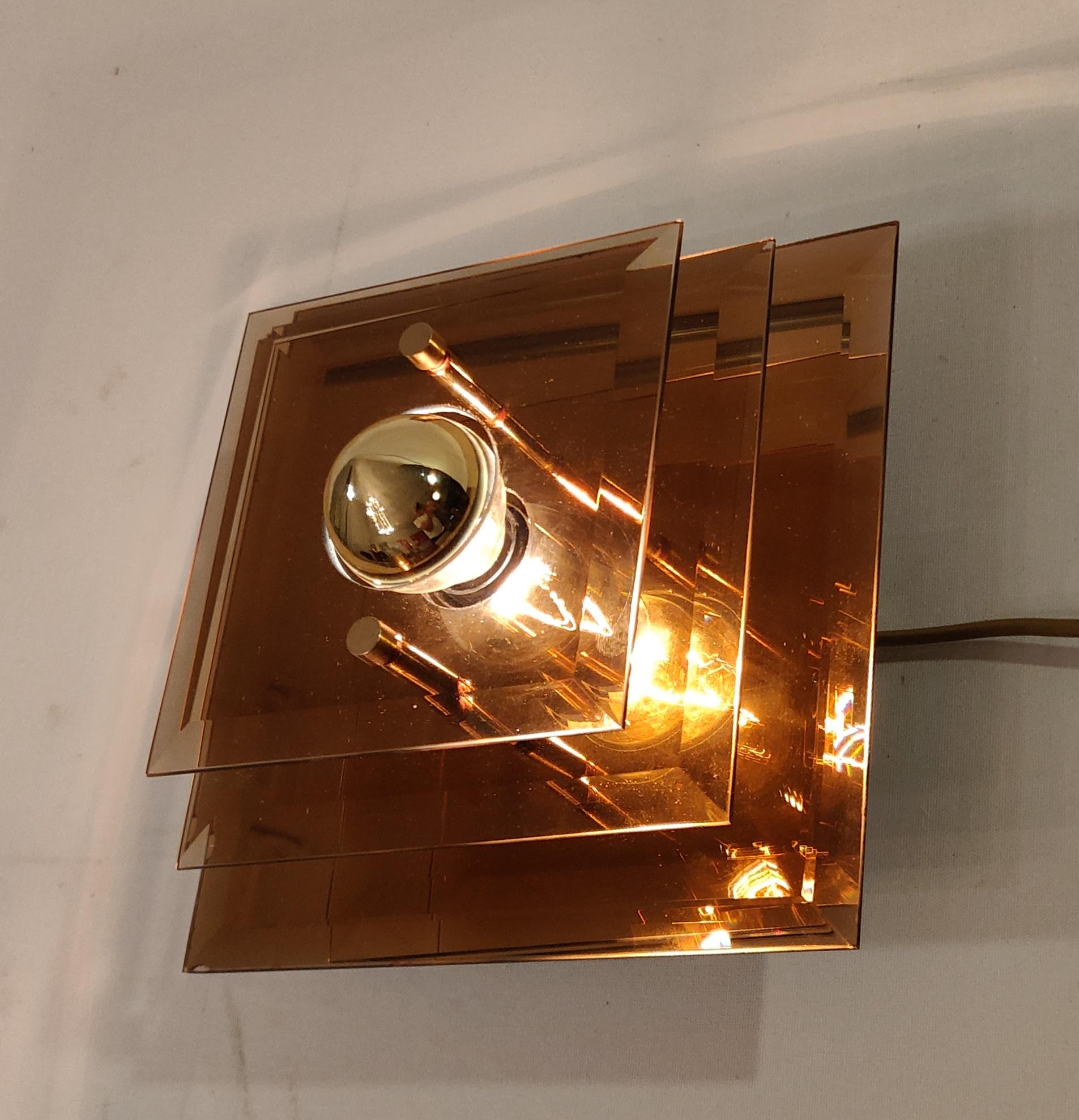 Vintage Golden Mirror and Cristal Wall Lamp by Lakro Amstelveen, 1970s In Good Condition For Sale In MIJDRECHT, NL