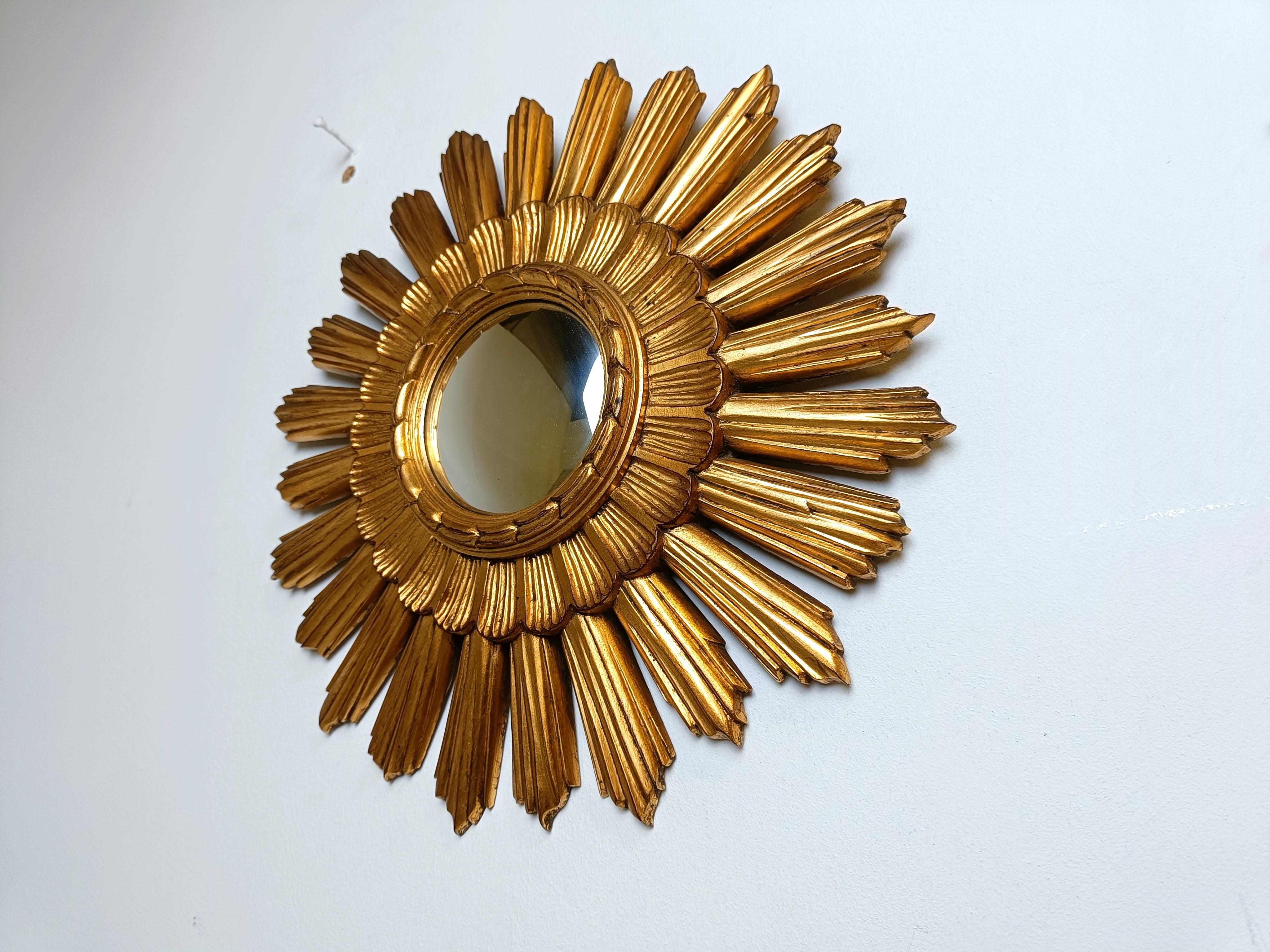 Espejo dorado sunburst vintage, años 60 en venta 7