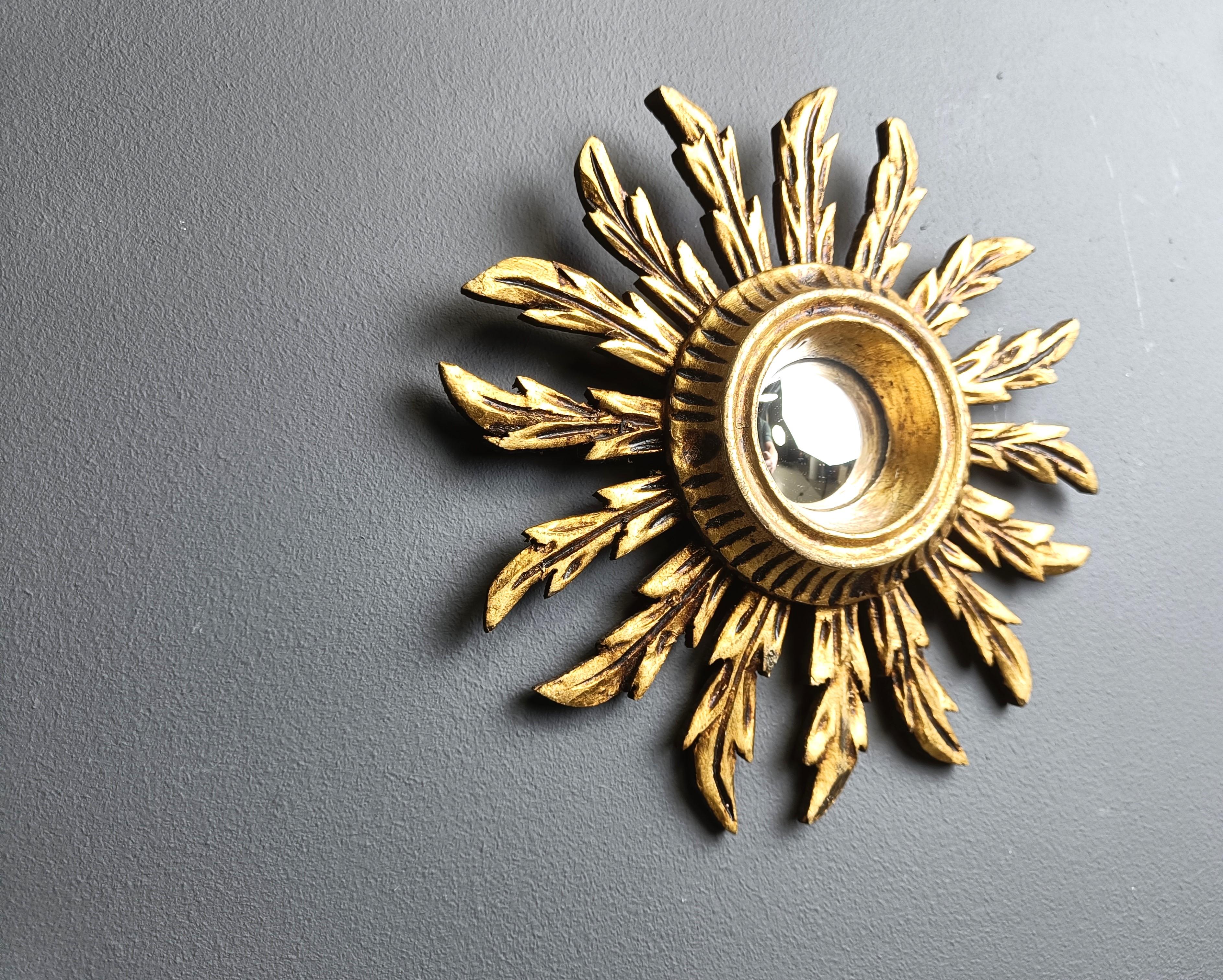 Vintage golden sunburst mirror, 1960s In Good Condition In Leuven, Vlaams Gewest