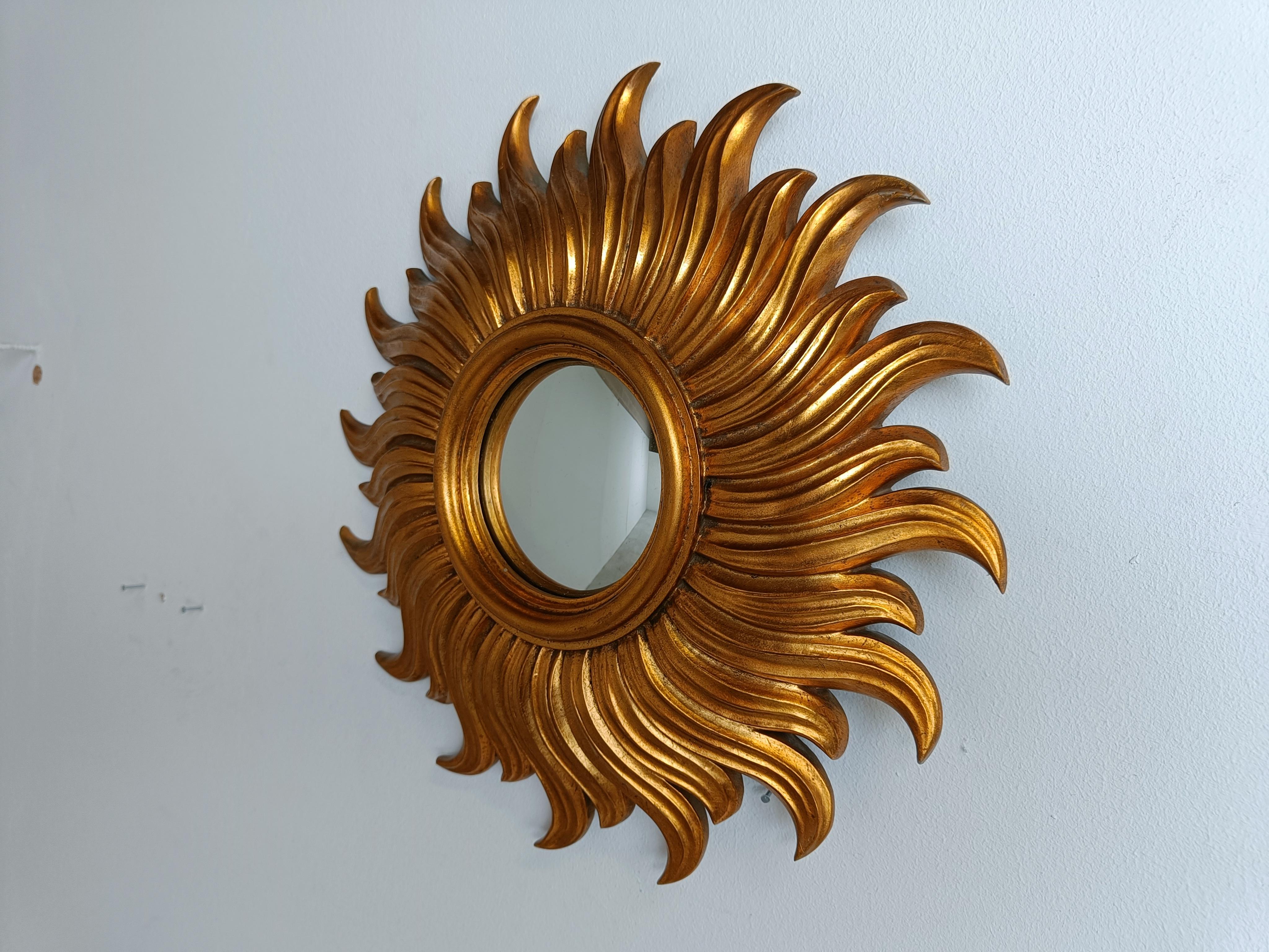 Miroir vintage doré en forme de soleil en vente 1
