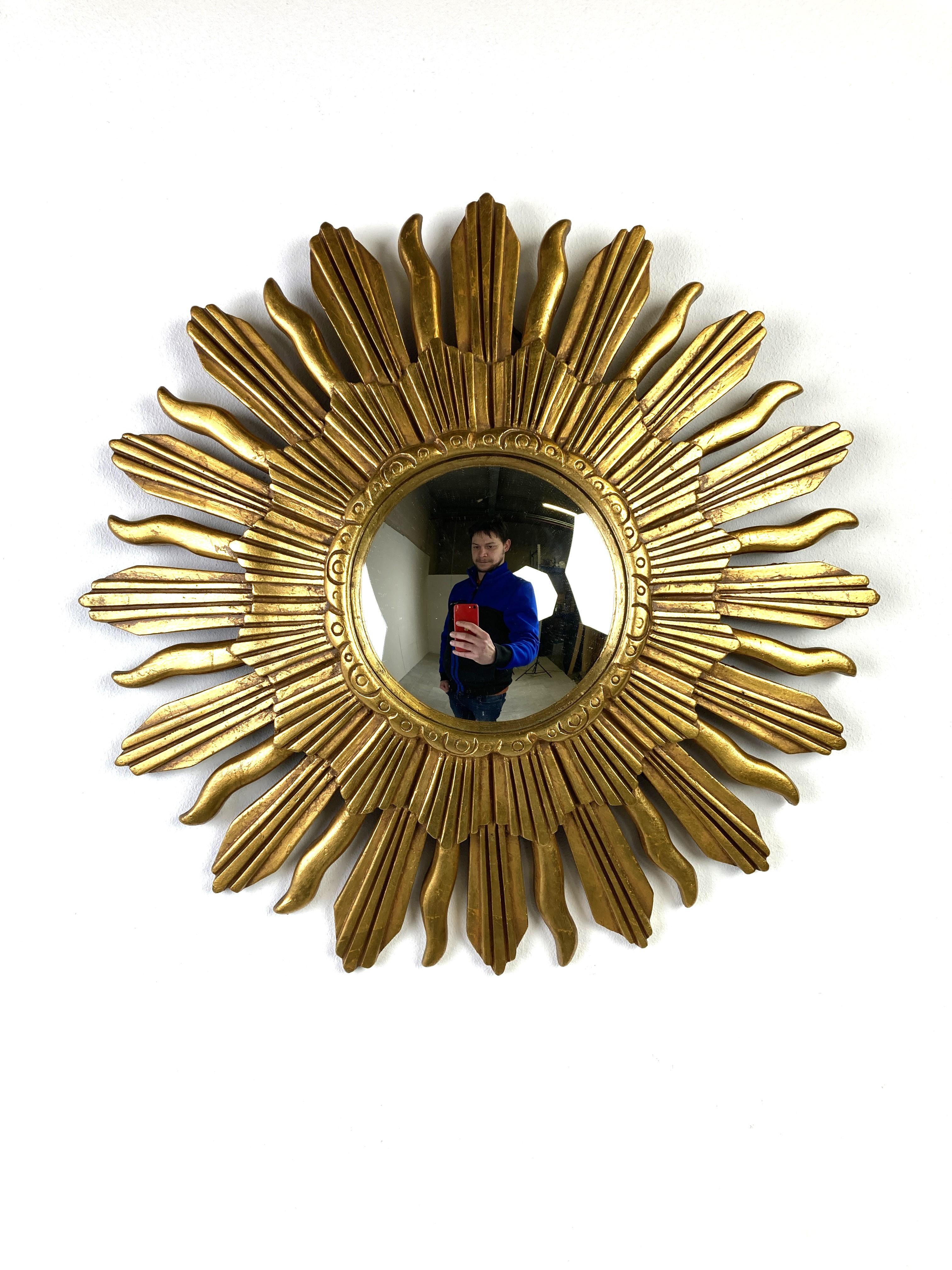 Vintage golden sunburst mirror For Sale 2