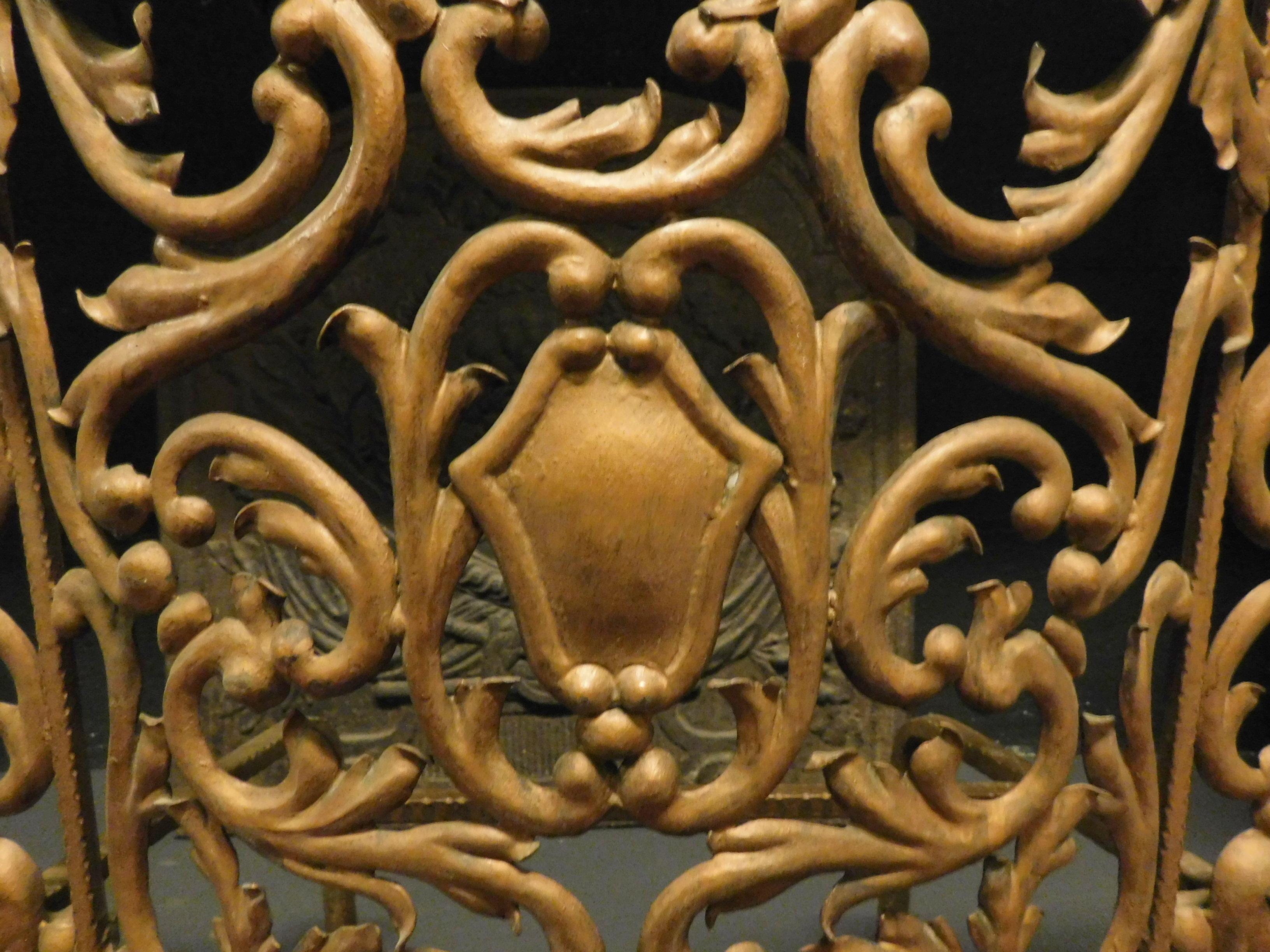 Sculpté à la main Antiquaire vintage en fer forgé doré en forme d'étincelle, 20e siècle, Italie en vente