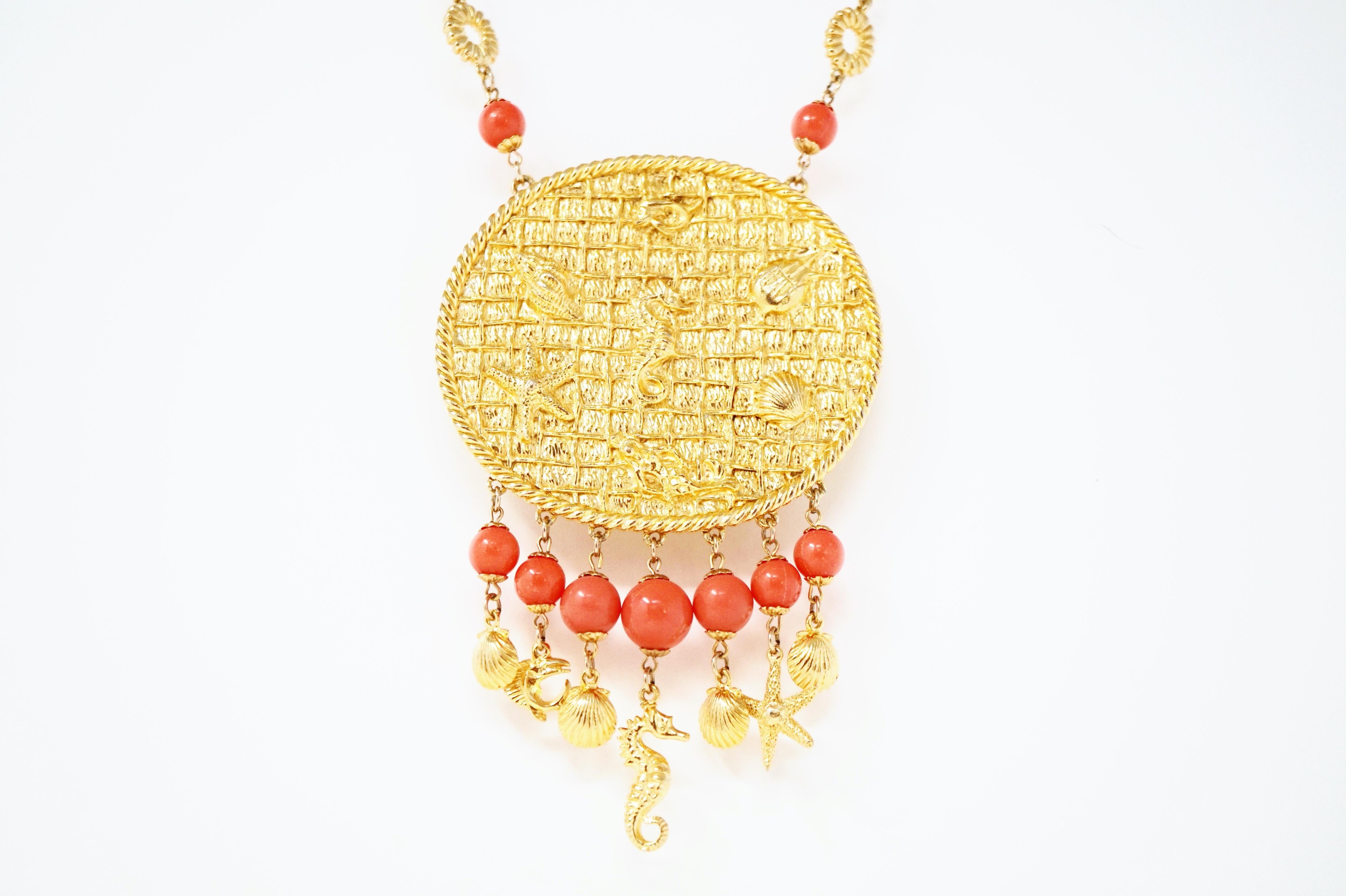 Vintage Goldette Vergoldete & Koralle übergroße Statement-Halskette mit Meeresleben-Motiv, 1970er Jahre (Moderne) im Angebot