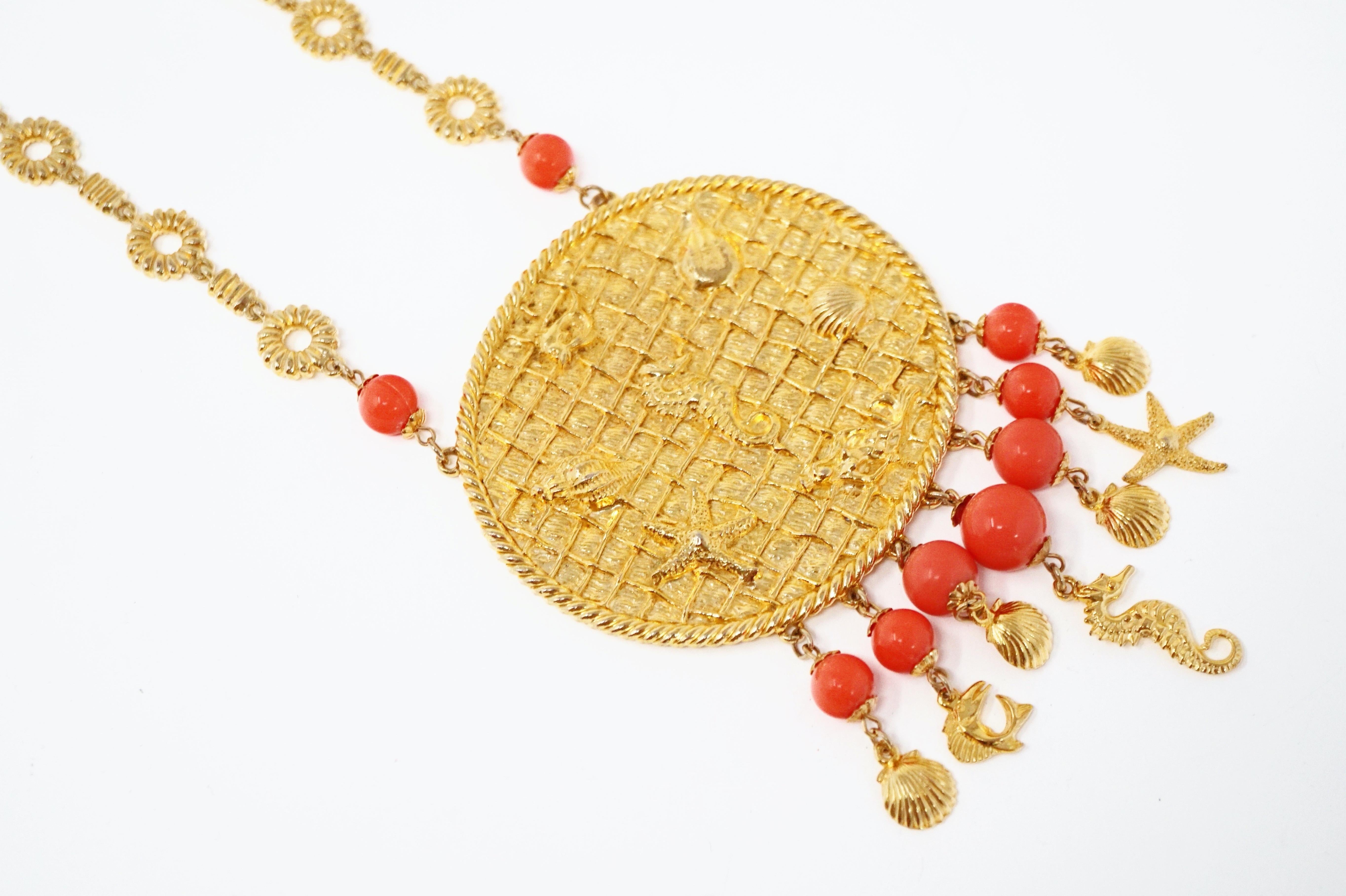 Vintage Goldette Vergoldete & Koralle übergroße Statement-Halskette mit Meeresleben-Motiv, 1970er Jahre im Angebot 1