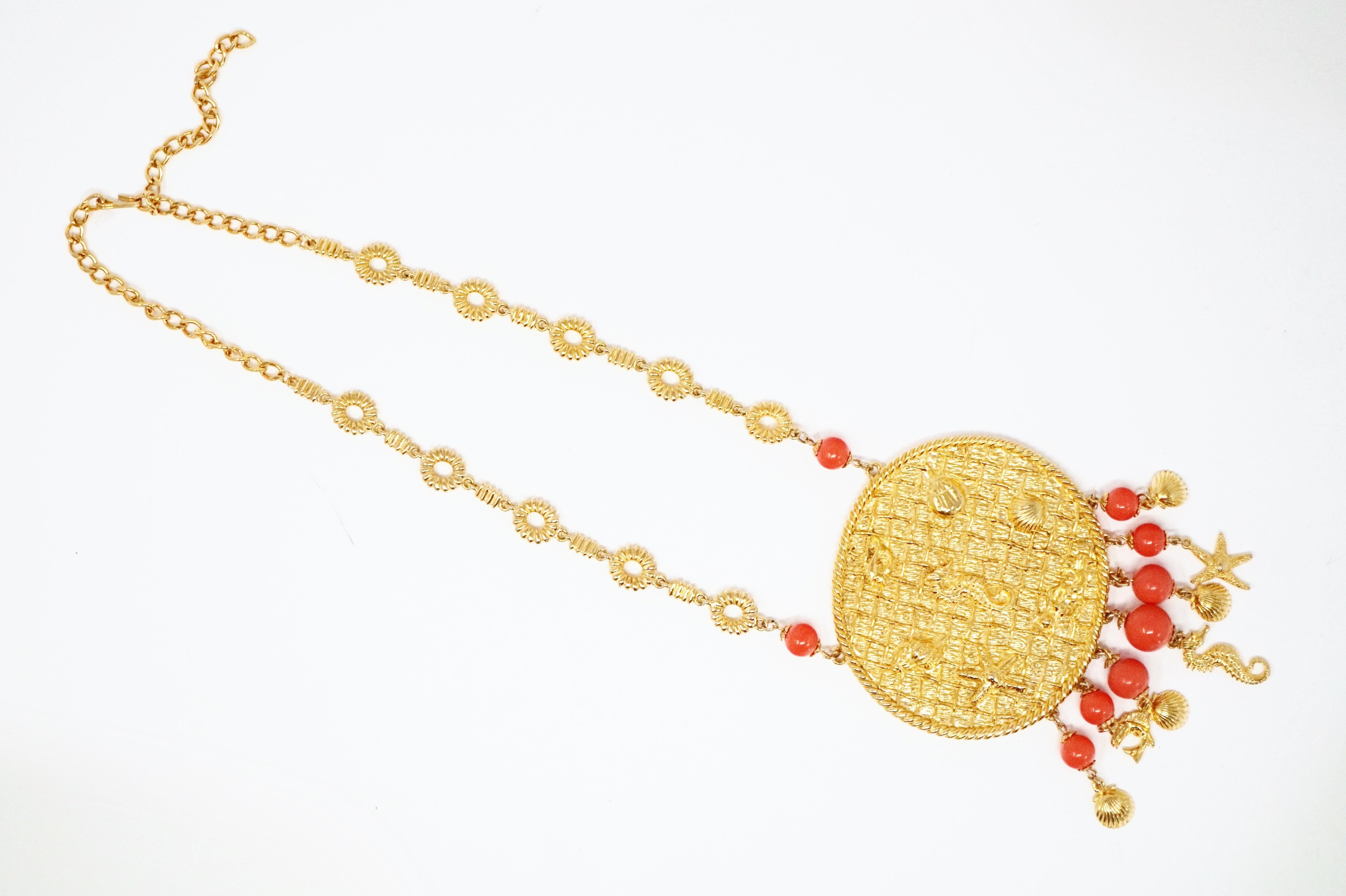 Vintage Goldette Vergoldete & Koralle übergroße Statement-Halskette mit Meeresleben-Motiv, 1970er Jahre im Angebot 2