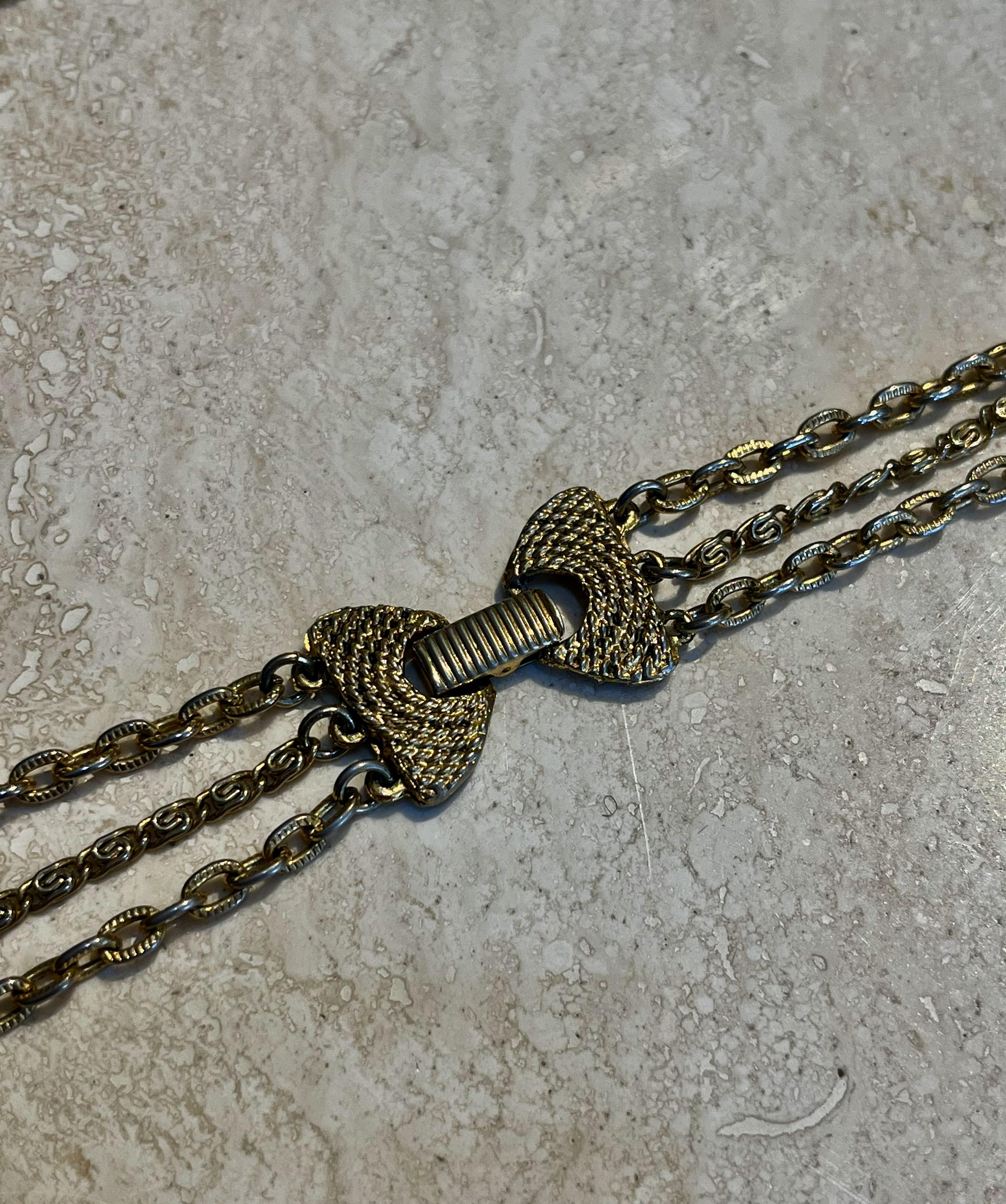 Collier multi-brins avec médaillon et boîte à pilules Goldette Vintage en vente 2