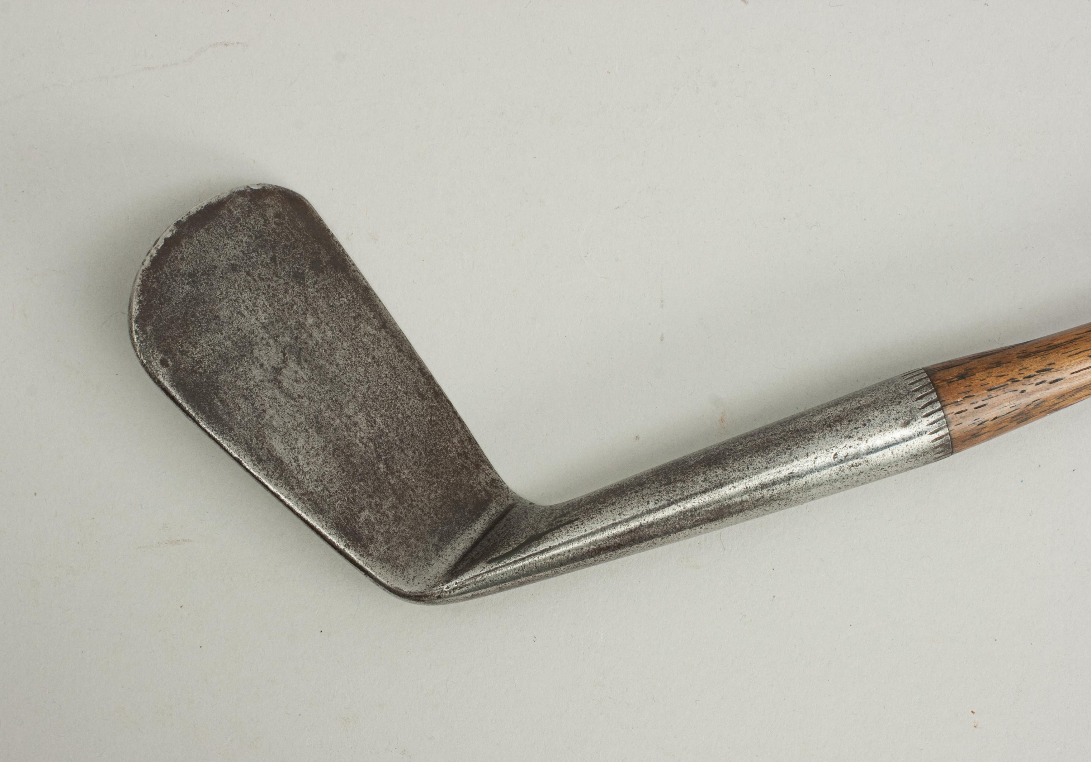 Vintage Golf Club, Deep Face Mashie by Spalding In Good Condition For Sale In Oxfordshire, GB