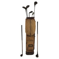 Golfschläger mit Tasche im Vintage-Stil