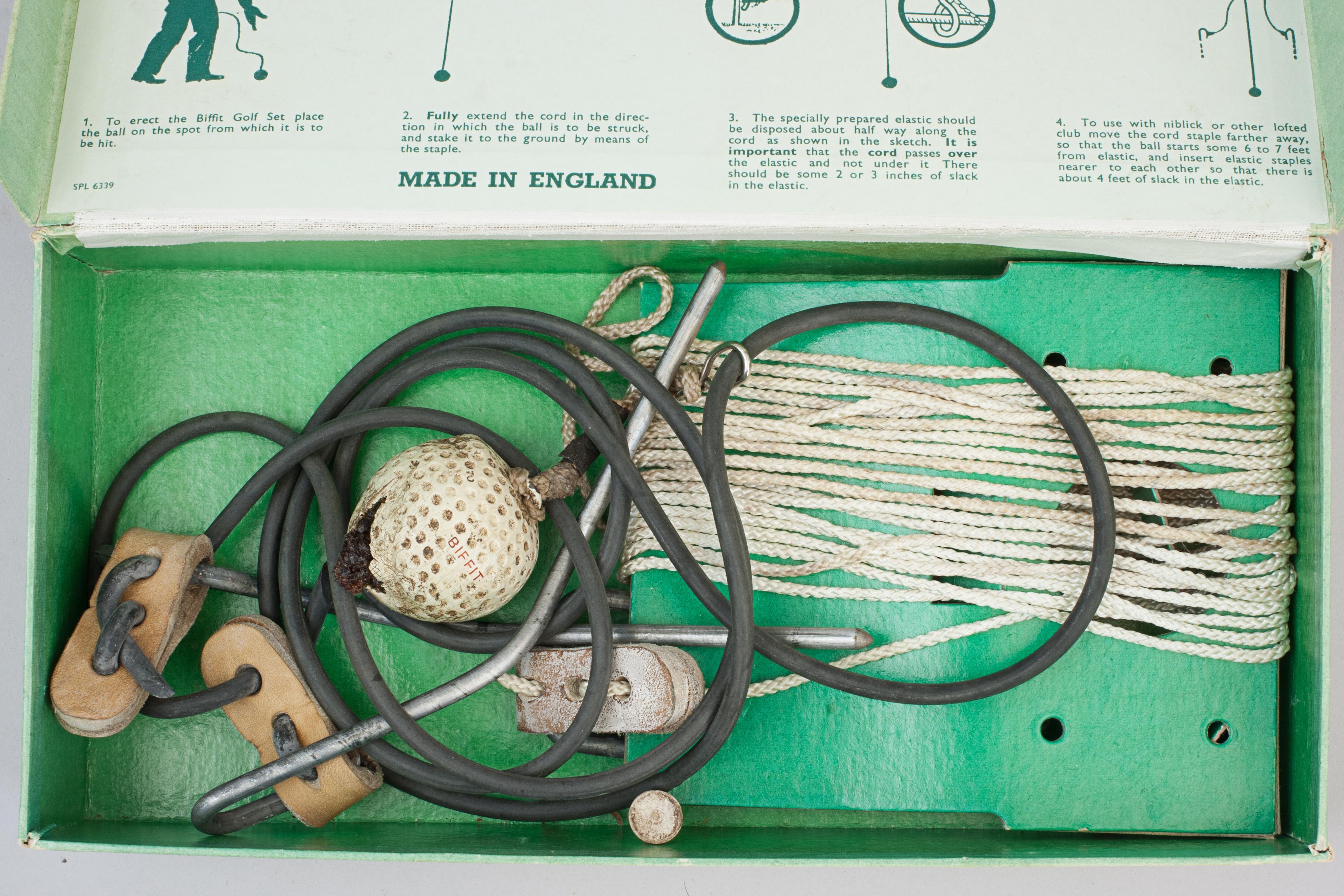 Vintage Golf Practice Aid, Biffit Golf Set. In Good Condition For Sale In Oxfordshire, GB