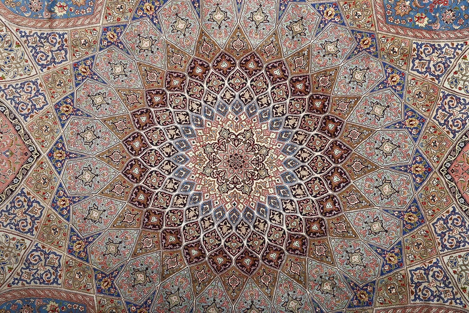 Tabriz-Perserteppich im Gonbad-Design. Größe: 9 ft 11 in x 13 ft im Zustand „Hervorragend“ in New York, NY