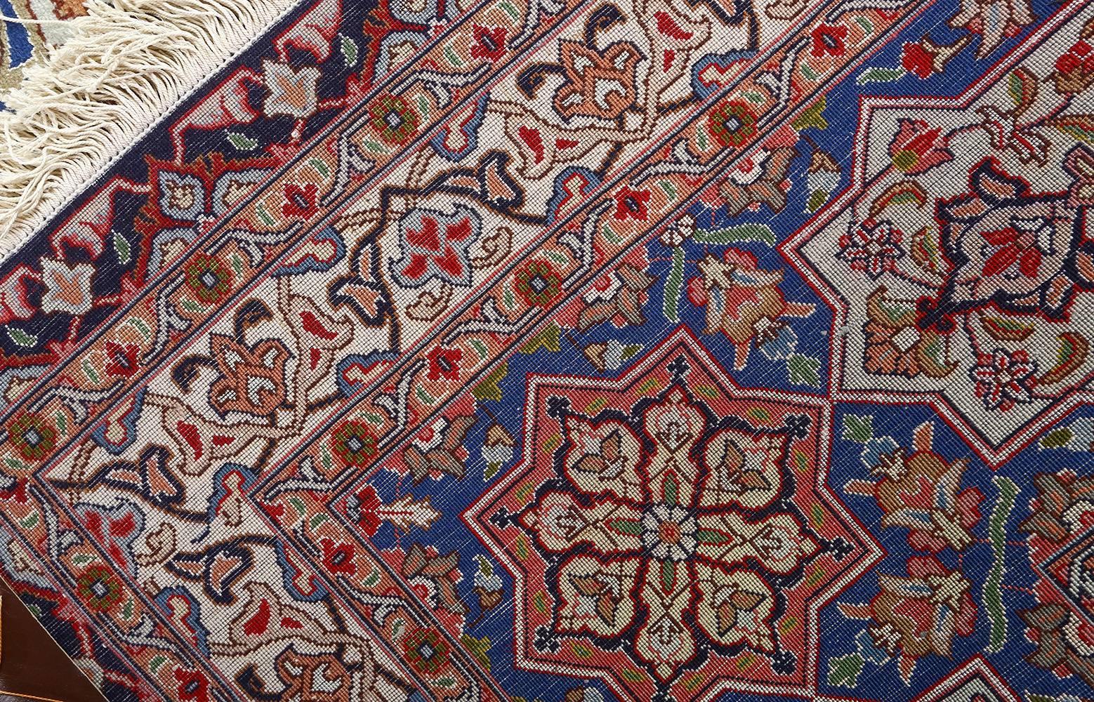Tabriz-Perserteppich im Gonbad-Design. Größe: 9 ft 11 in x 13 ft (Wolle)