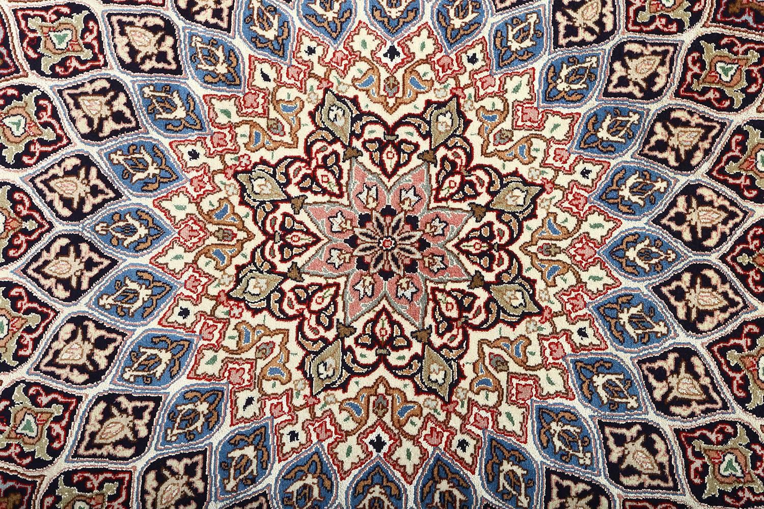 Tabriz-Perserteppich im Gonbad-Design. Größe: 9 ft 11 in x 13 ft 2