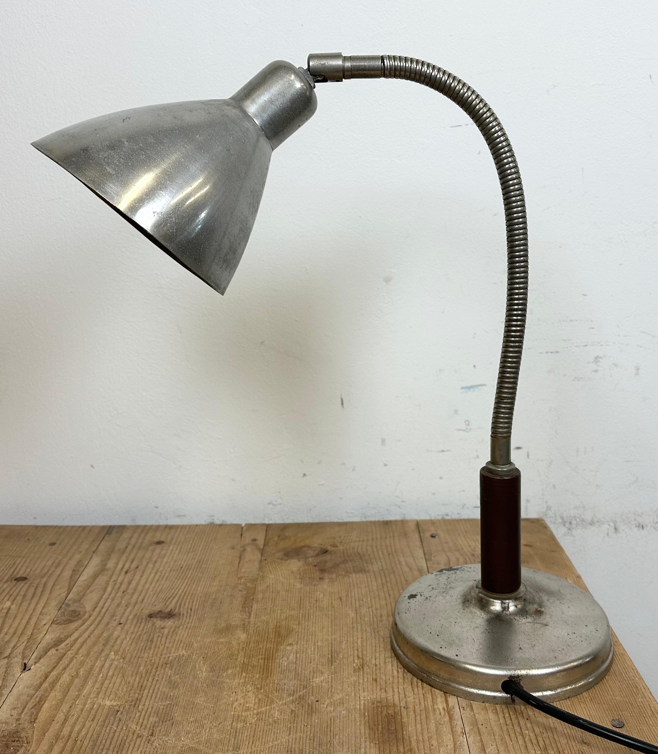 Vintage Gooseneck Table Lamp, 1950s For Sale 3