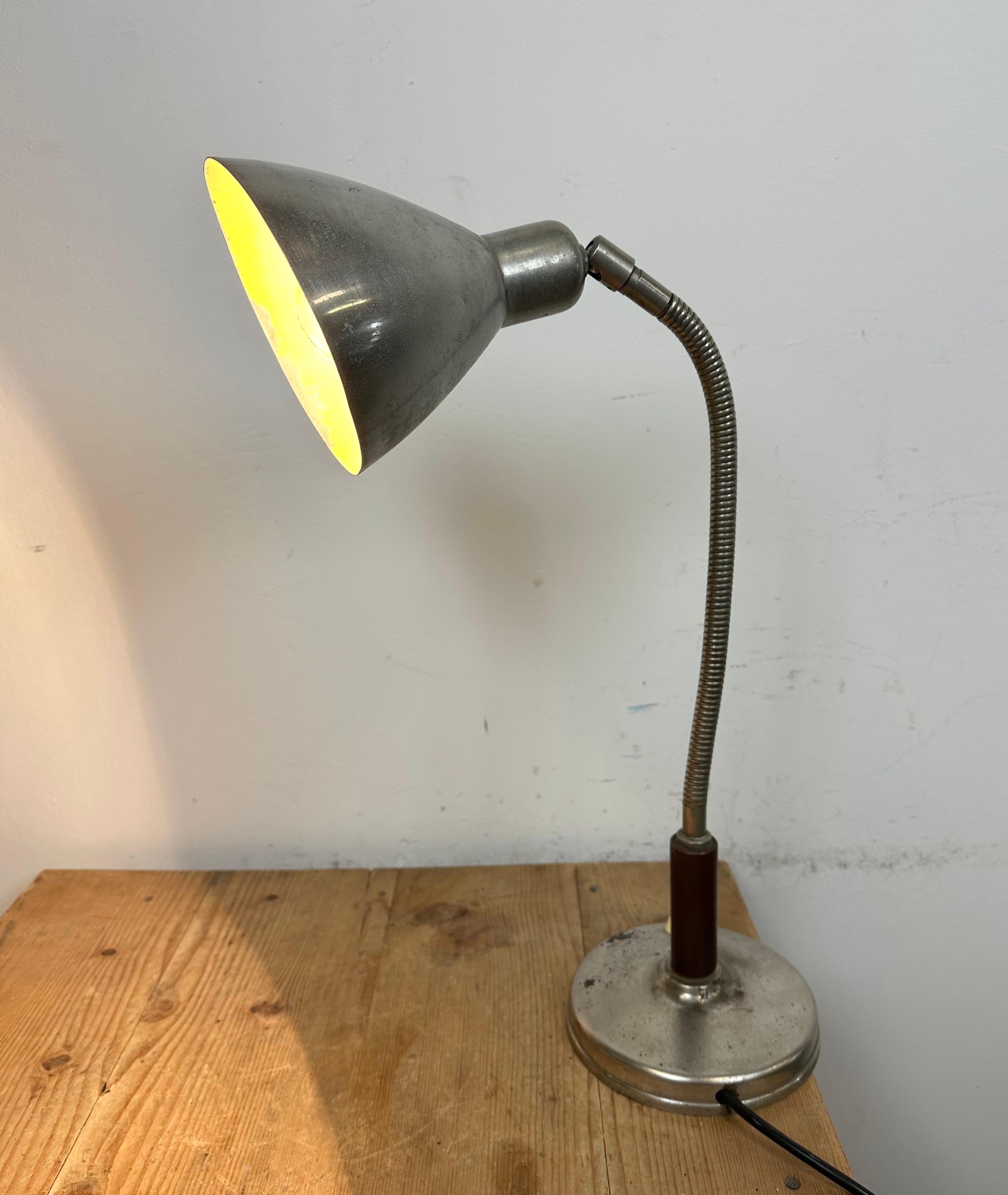 Vintage Gooseneck Table Lamp, 1950s For Sale 12