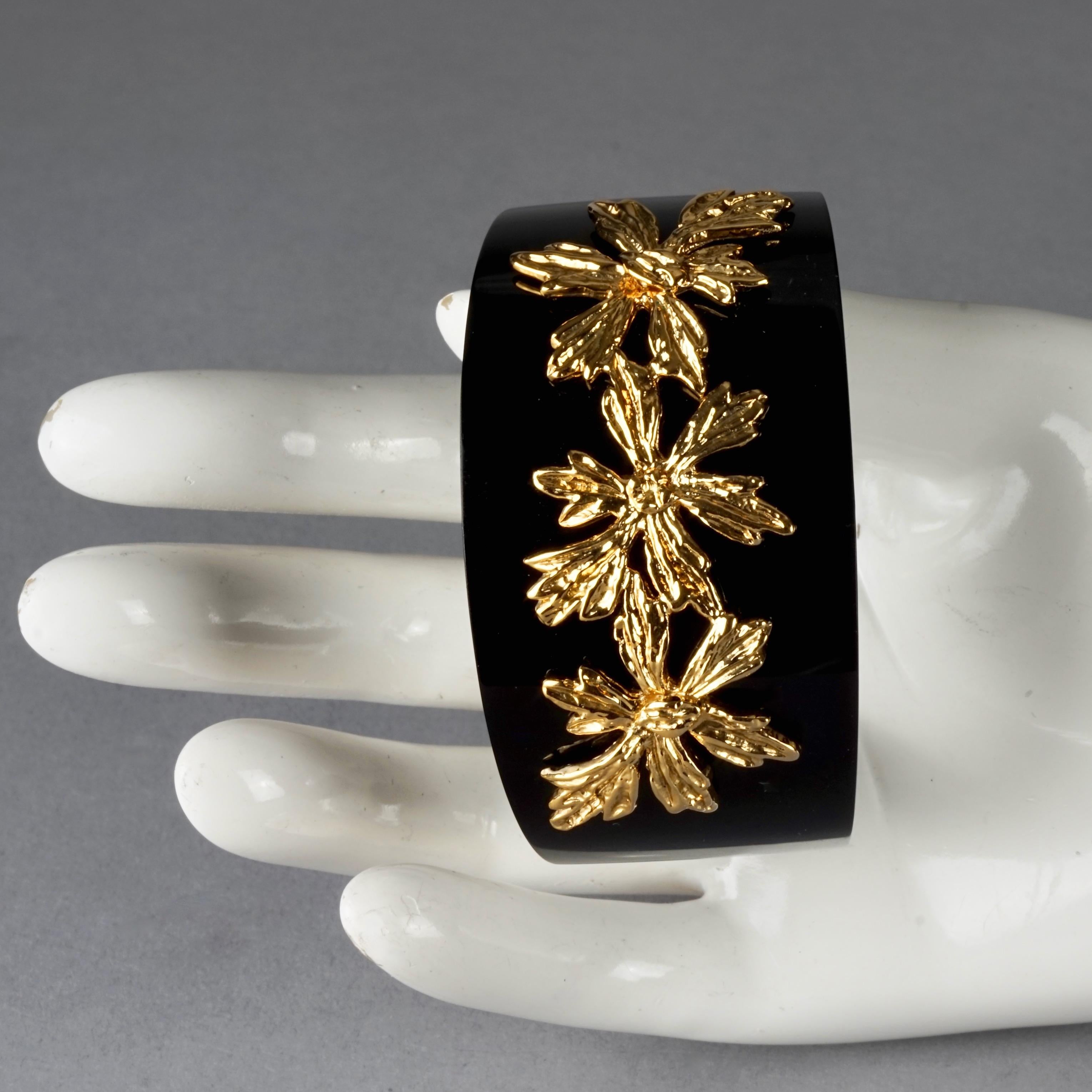 Vintage GOOSSENS PARIS Gilt Flower Overlay Black Acrylic Cuff Bracelet For Sale 3