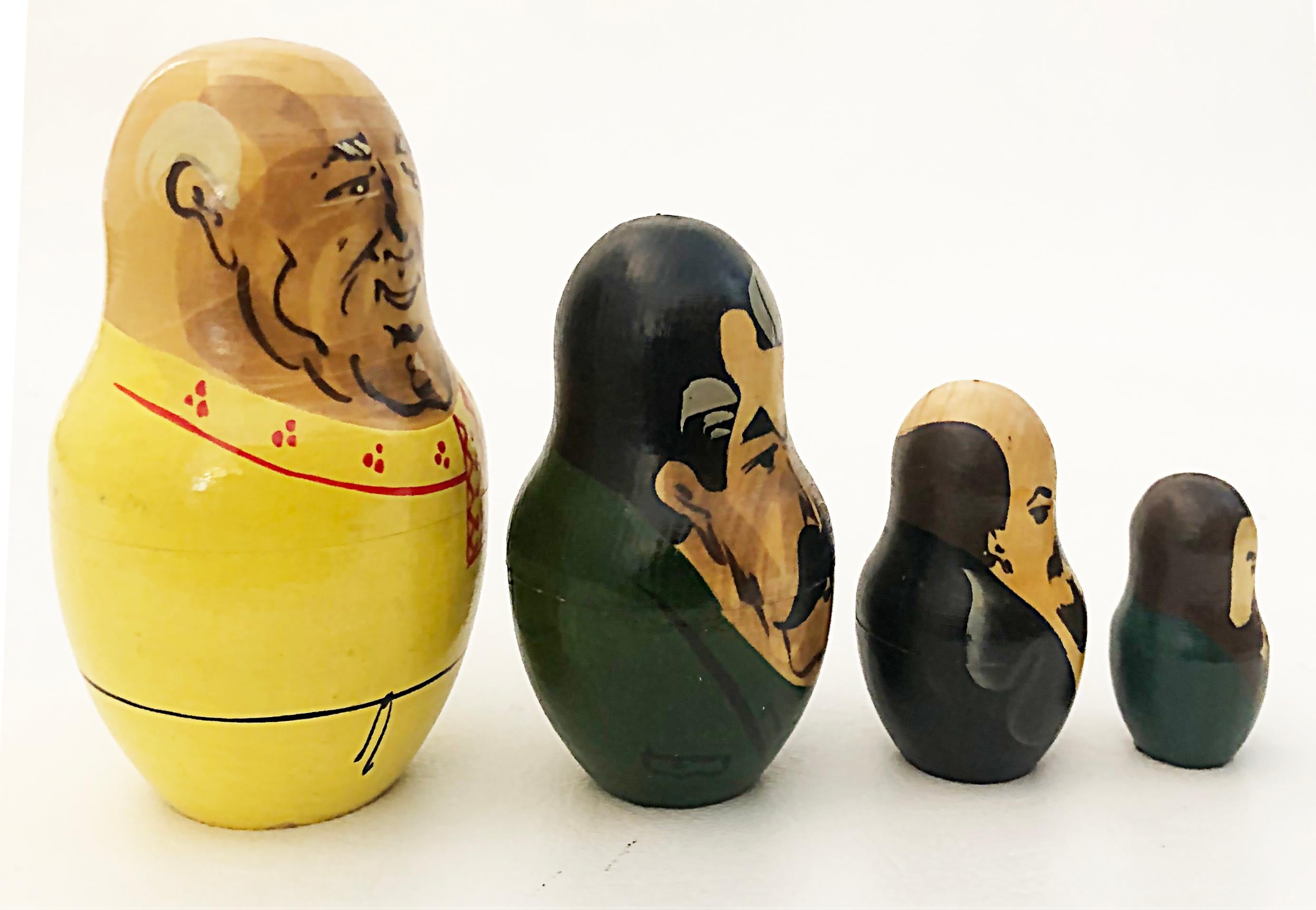 Vintage Gorbachev Hand-painted Russian Nesting 7 Doll Set, Late 20th Century In Good Condition In Miami, FL