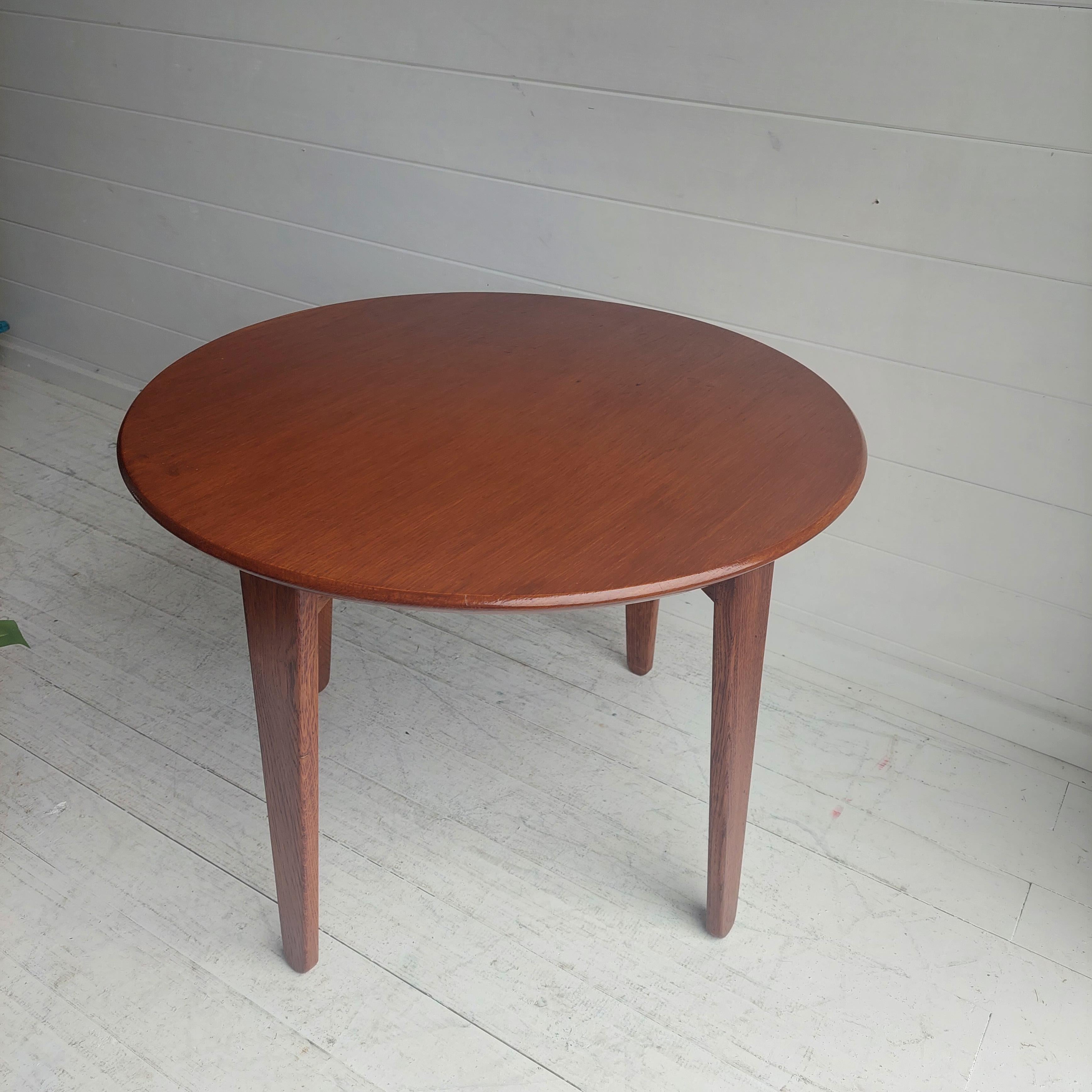 British Vintage Gordon Russell Solid Oak Occasional Side table 40/50s