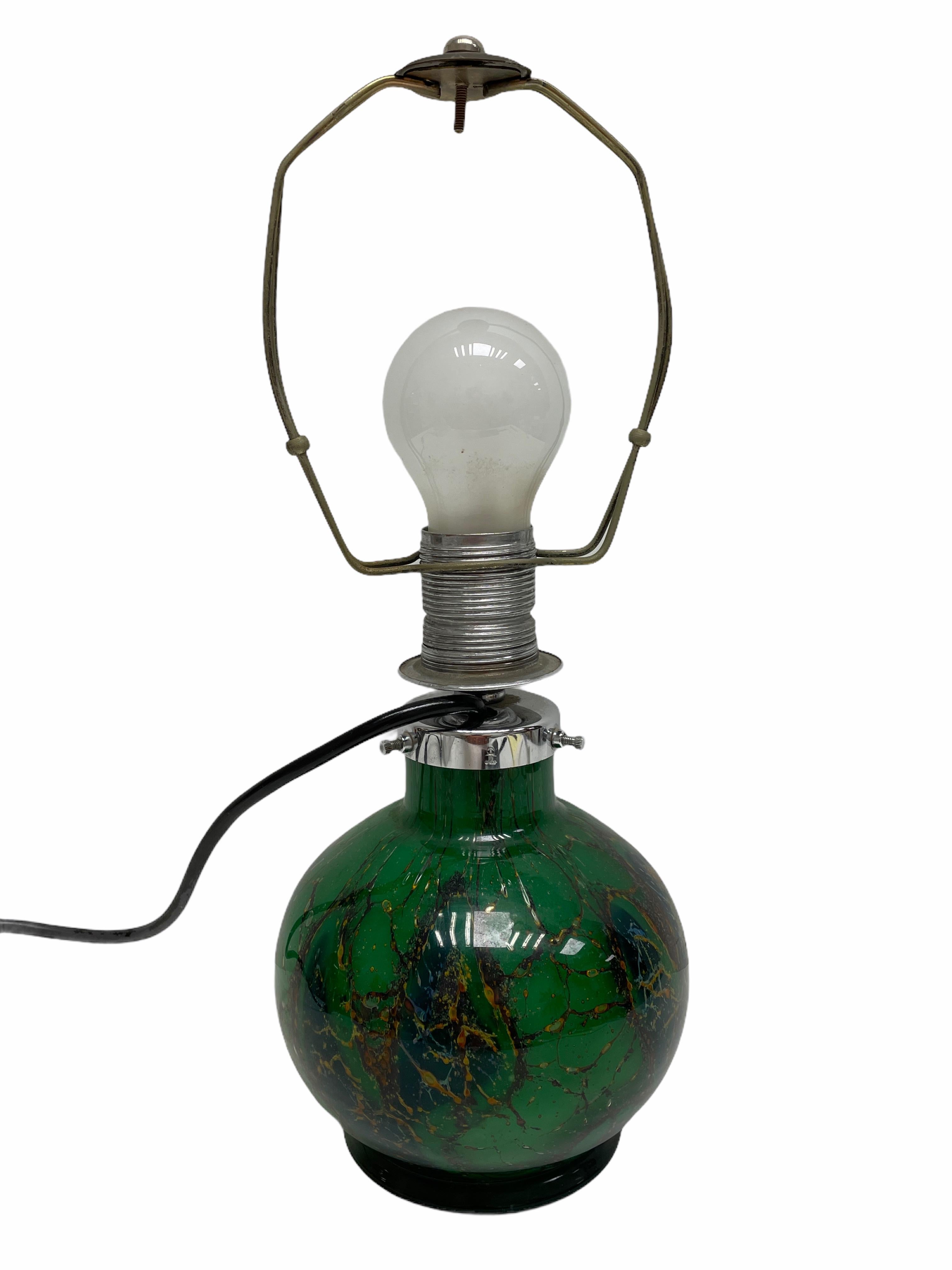 Magnifique lampe en verre Ikora allemand 
