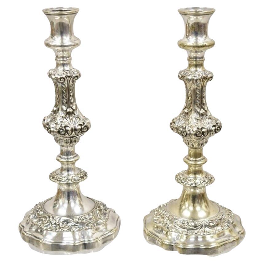 Vintage Gorham Baroque Repousse Silver Plated Single Candle Candlesks a Pair (Paire) en vente