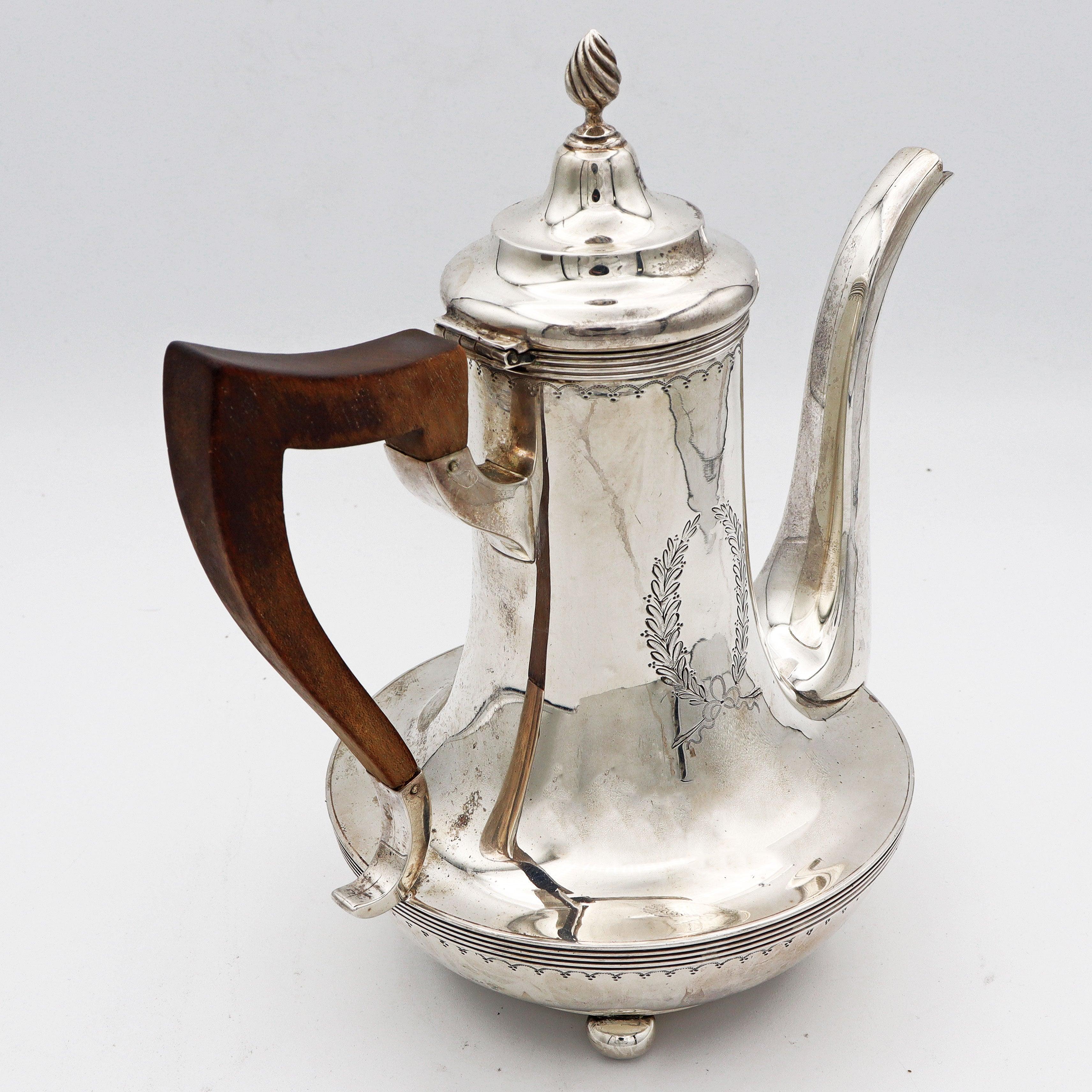 Peso: 338,8 grammi
Misure: Circa 7 x 7,7 x 5 pollici
Marchio di fabbrica: Gorham, MFG. CO, Sterling, 62

ARTICOLO #: BR-1245-041024-18
