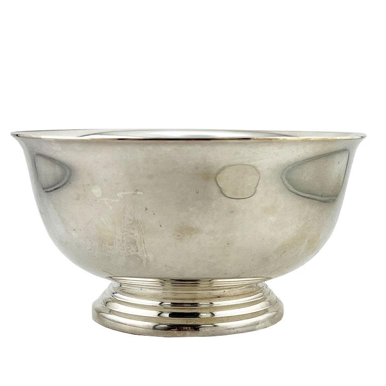Ciotola per caramelle con piedini in stile Revere di Gorham Silverplate d'epoca - Eleganza di metà secolo in vendita 1