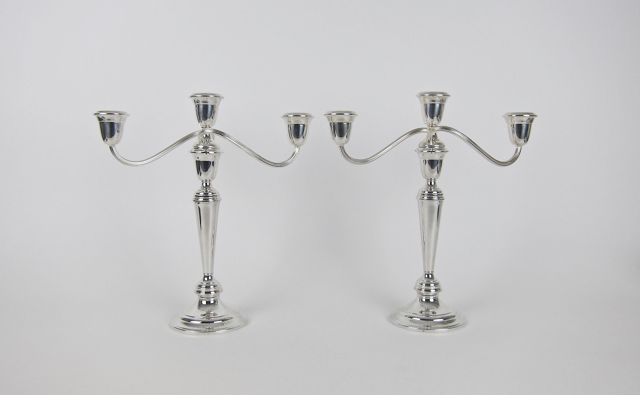 Vintage Gorham Three-Light Convertible Candelabra Pair in Silver Plate In Good Condition In Los Angeles, CA
