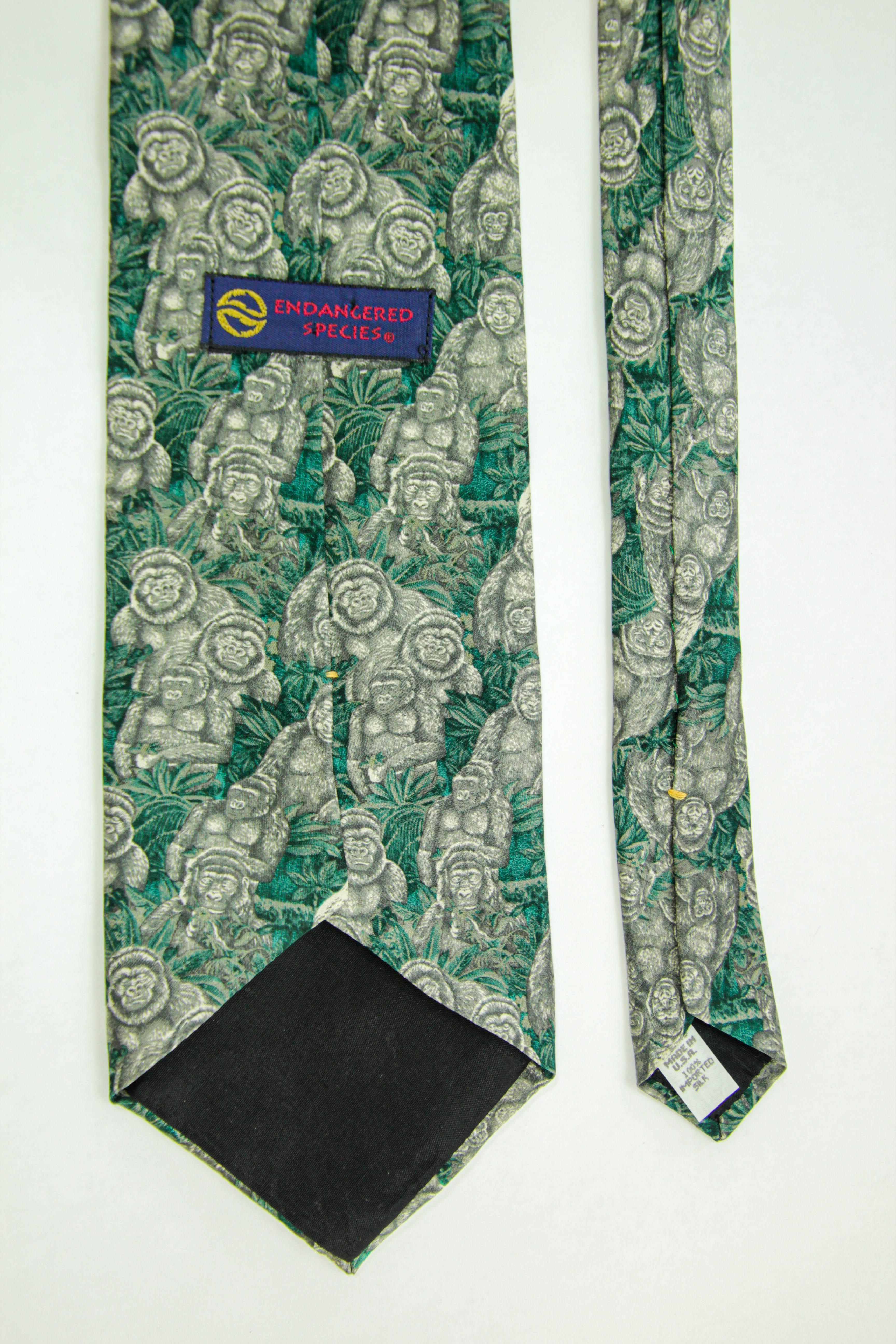 Women's or Men's Vintage Gorillas Endangered Species Men’s Silk Neck Tie in Green Color 1990 For Sale