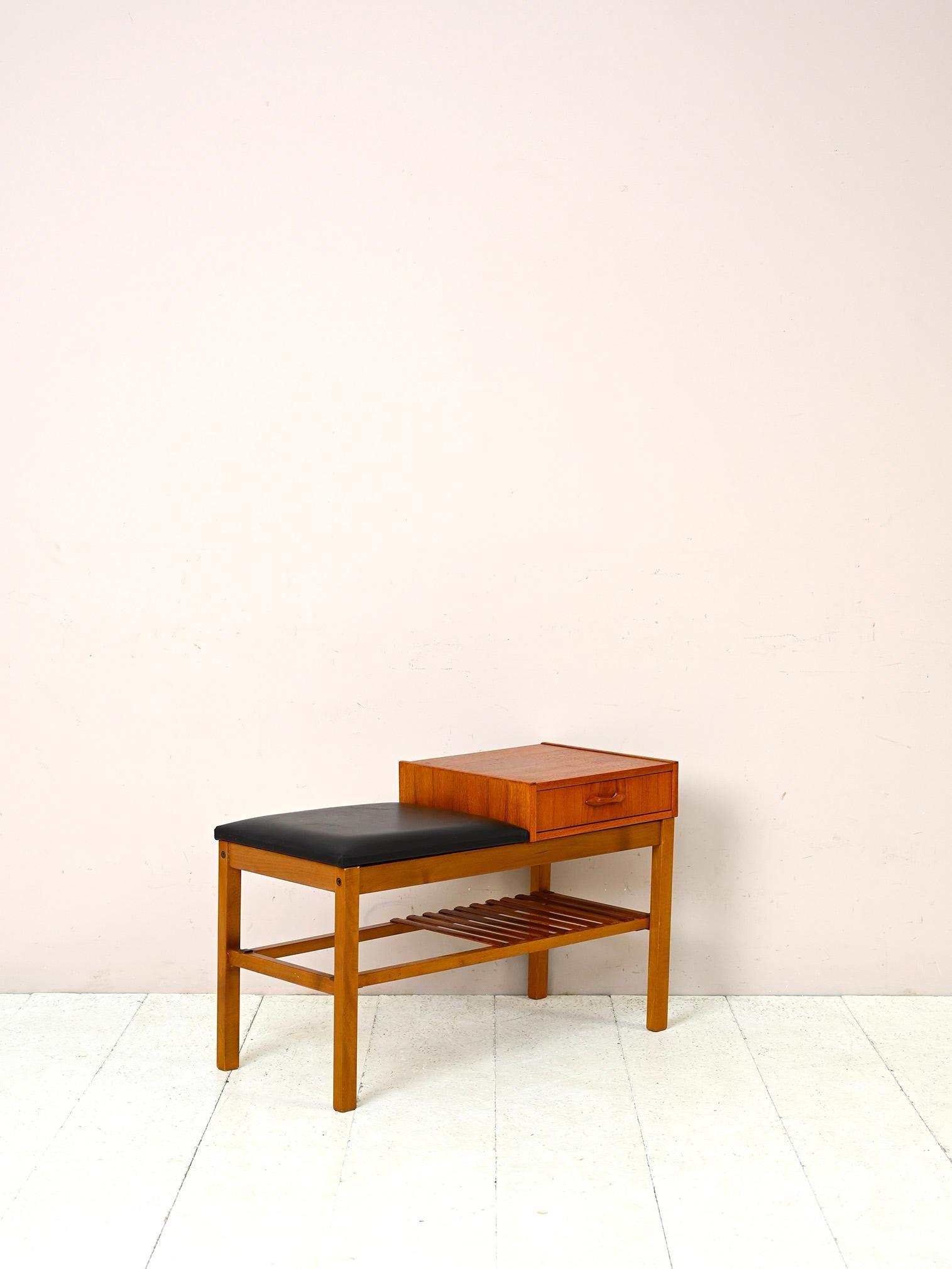 gossip chair vintage