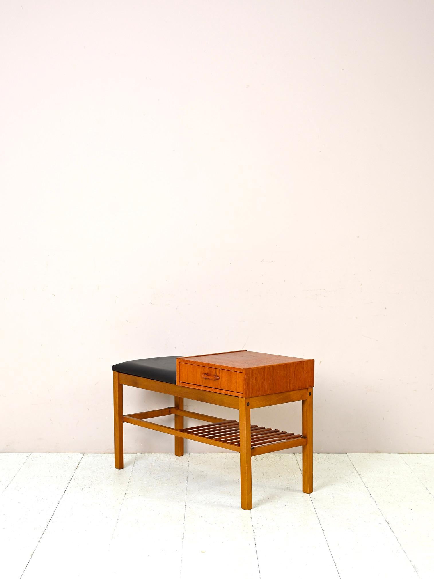 gossip bench with storage