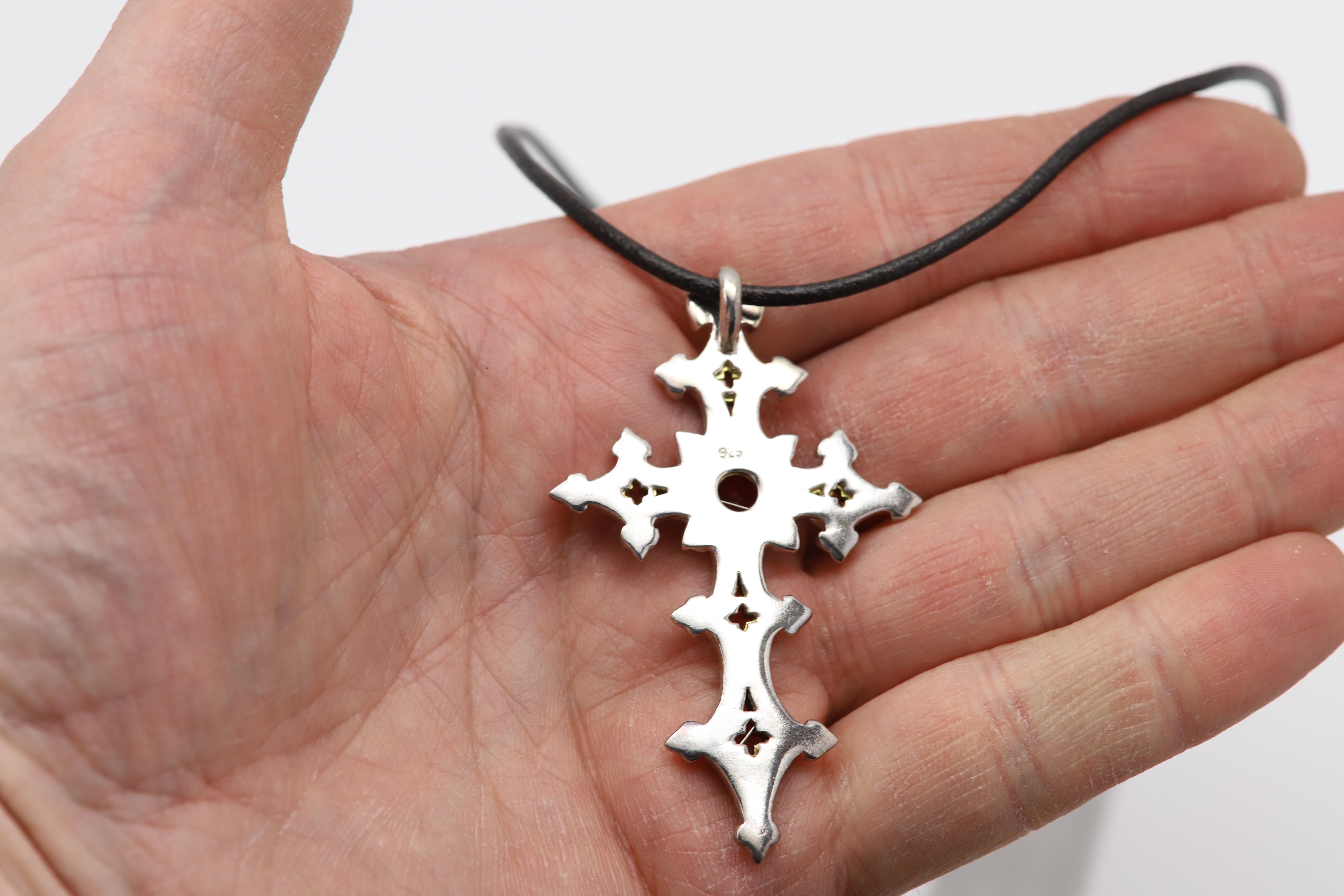Vintage Gothic Cross Sterling Silver 925 & Brass Artistic Cross In New Condition In Brooklyn, NY