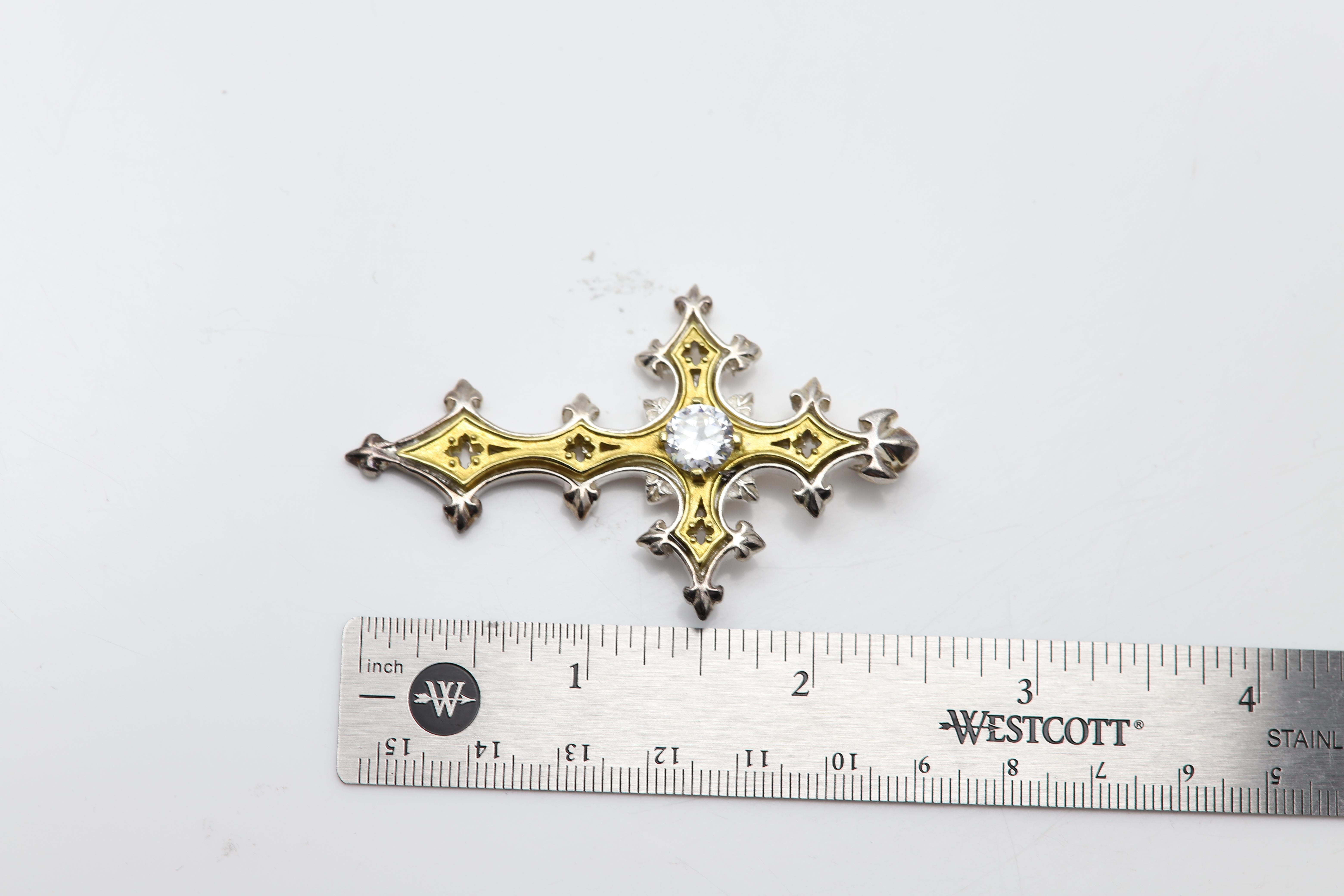 Croce gotica vintage in argento sterling 925 e ottone Artistics in vendita 2