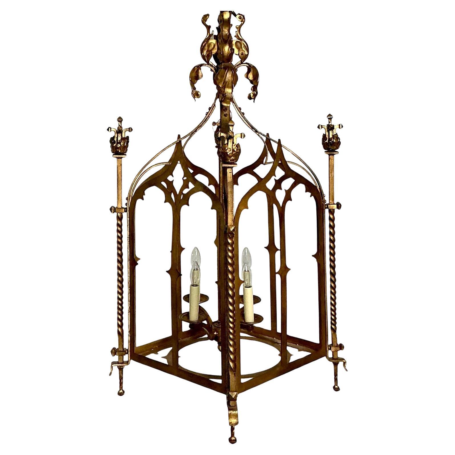 Vintage Gothic Gilt Lantern en vente