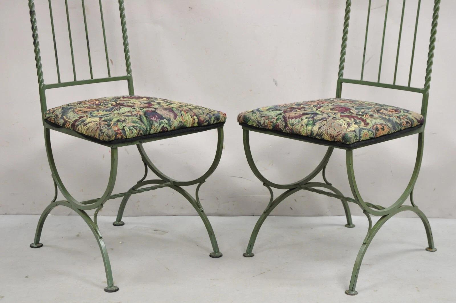 Ensemble de 4 chaises de salle à manger de style gothique Hollywood Regency en fer forgé vert en vente 3