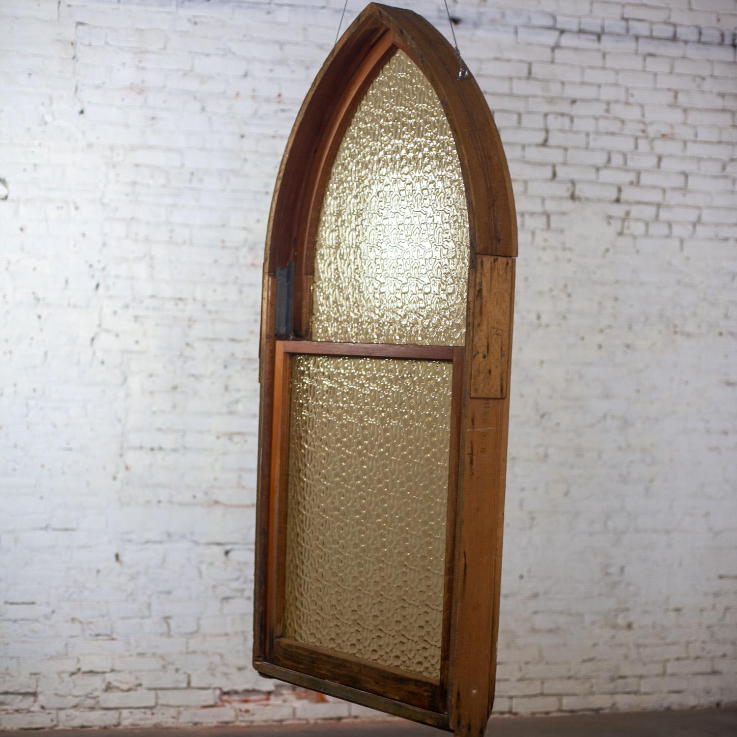 Décor de fenêtre ou de mur en bois rustique de style gothique vintage avec verre bombé ambré en vente 4
