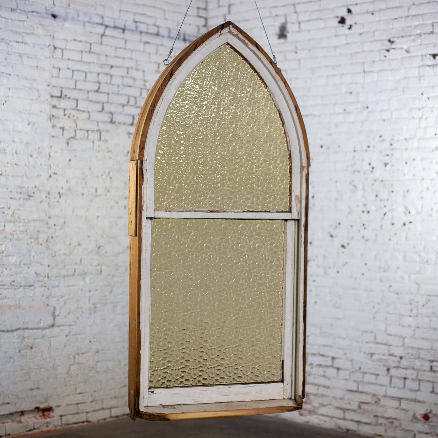 Décor de fenêtre ou de mur en bois rustique de style gothique vintage avec verre bombé ambré en vente 6
